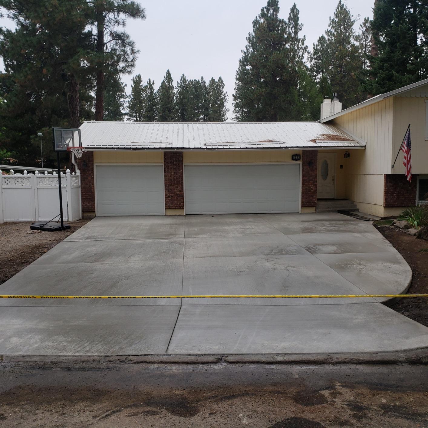 OX Concrete Screed Board, 6' Screed with Level | Sharp Edge for Smoothing, Lightweight Reversible Design, 72 Inch Aluminum Screed, Concrete Leveler for Finishing customer photo 1