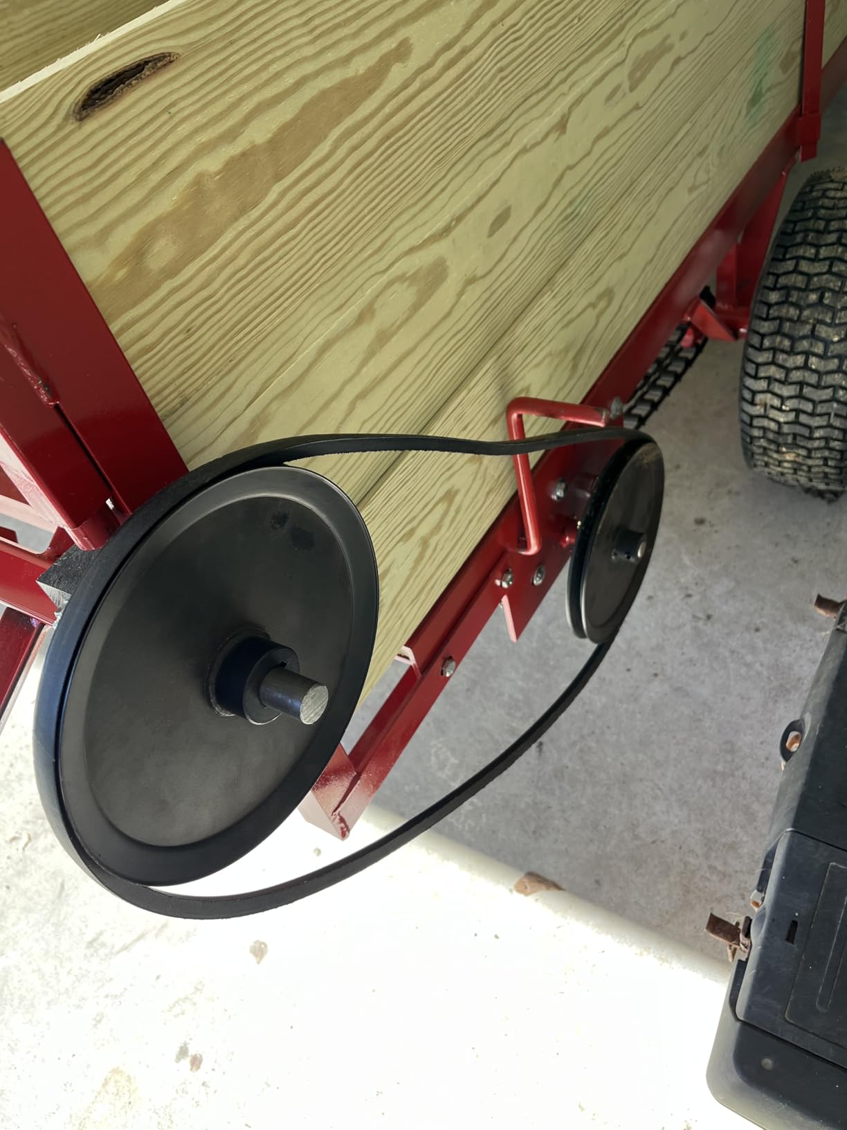 Model 600 25 Bushel Tow Behind Ground Driven Horse Manure Spreader Can Be Pulled Behind with ATV's, SXS Or Any Lawn Garden Tractors Including Zero Turn Mowers customer photo 2