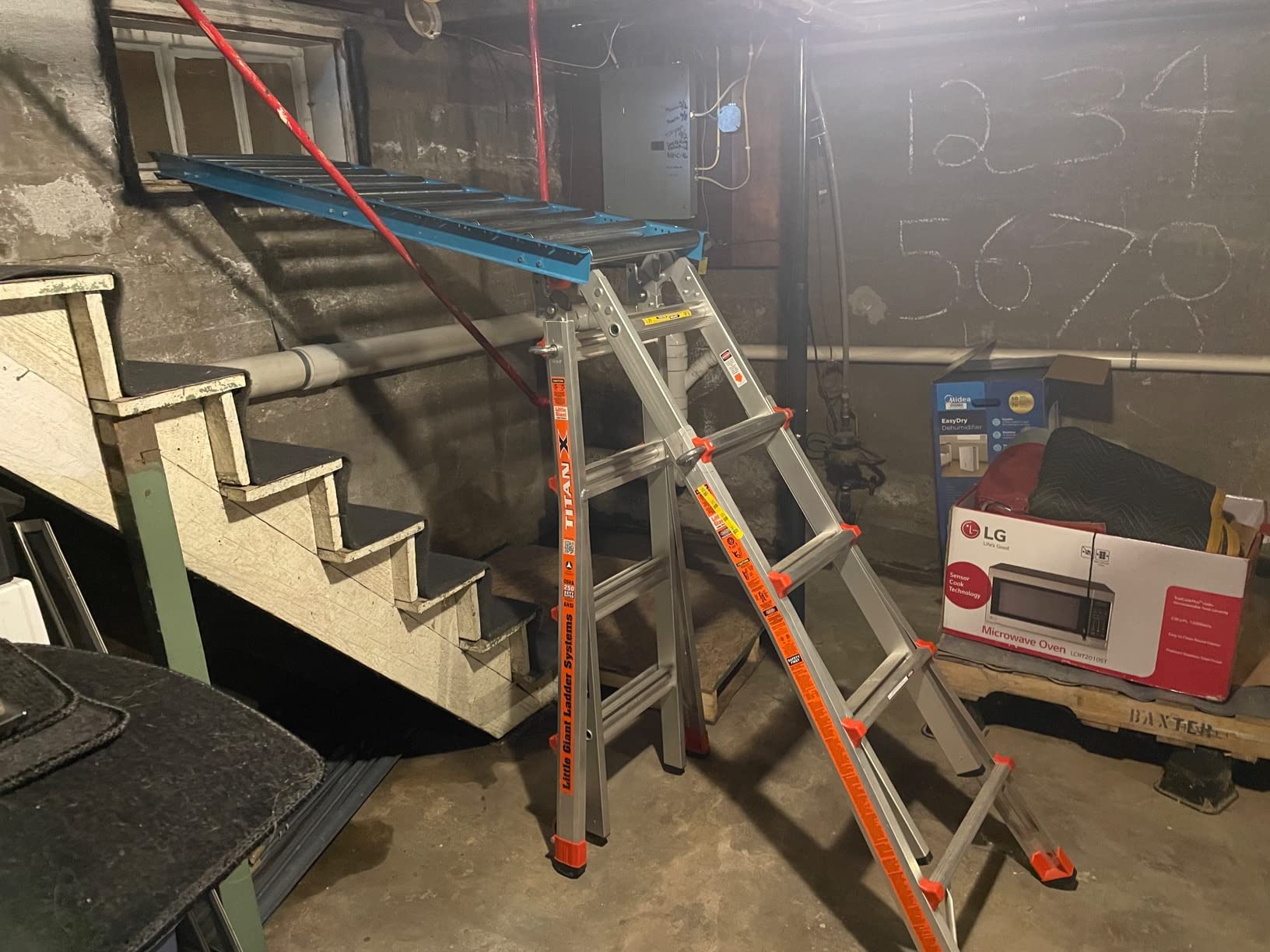 Light-Duty Gravity Conveyor with 1.5