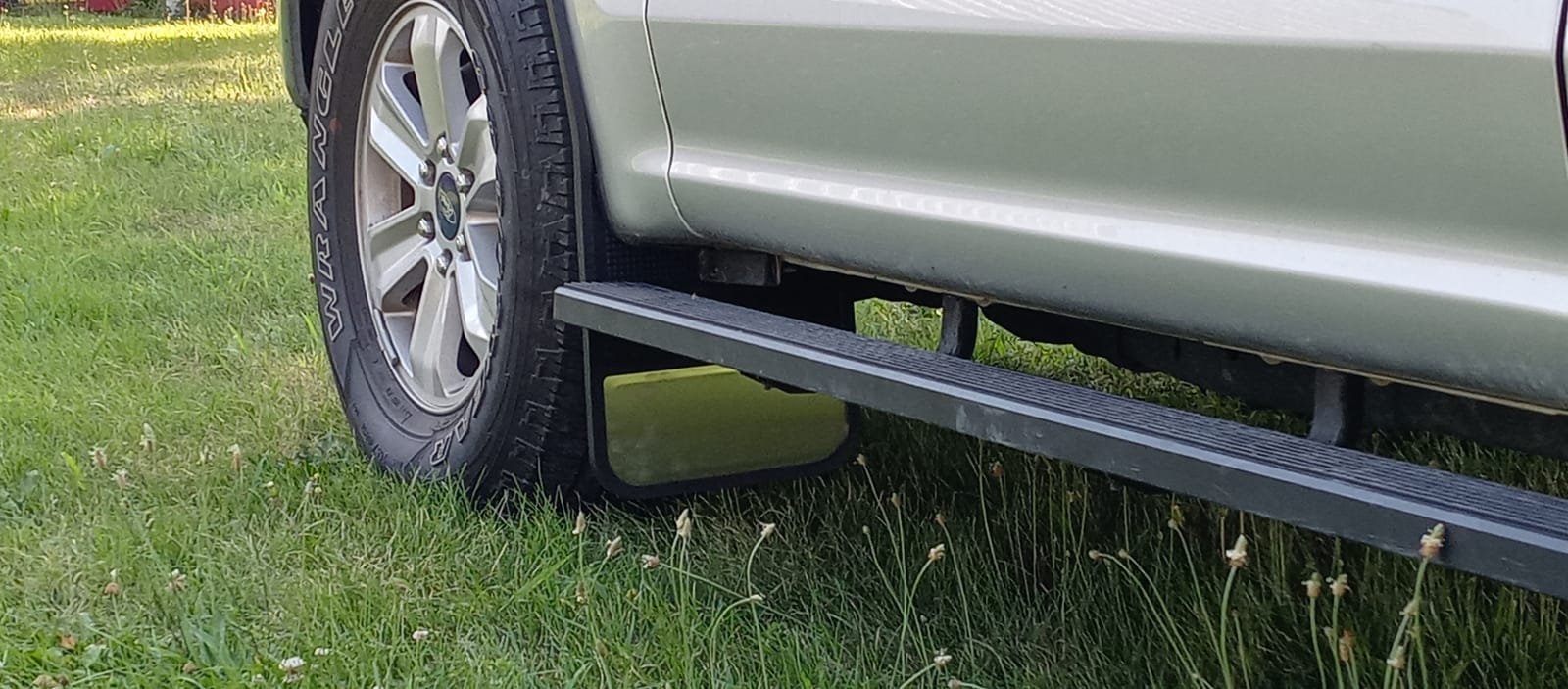 Husky Liners Universal Muddog Mud Flaps | Rubber Front Mud Flaps - 12