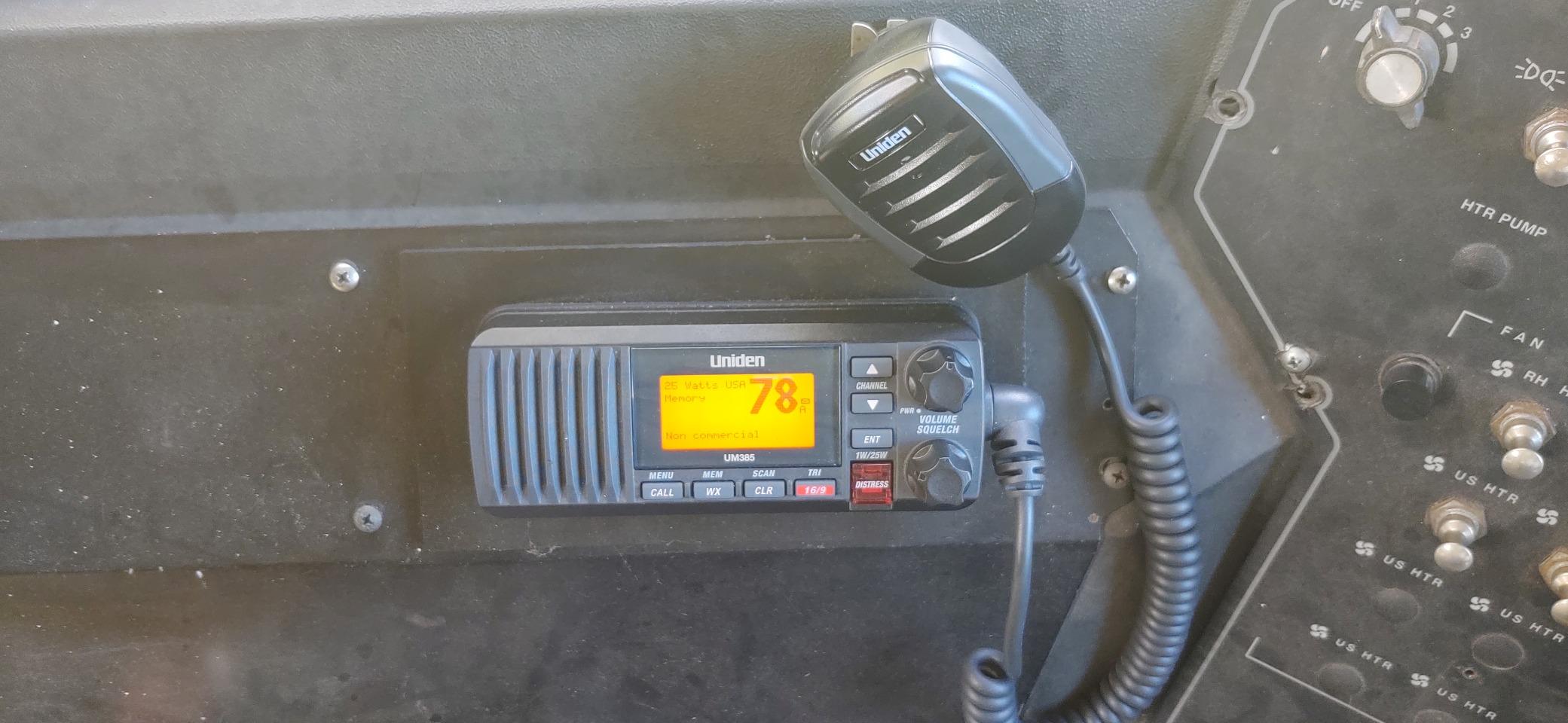 Uniden UM385 25 Watt Fixed Mount Marine Vhf Radio, Waterproof IPX4 with Triple Watch, Dsc, Emergency/Noaa Weather Alert, All Usa/International/Canadian Marine Channels, Memory Channel Scan, White customer photo 2
