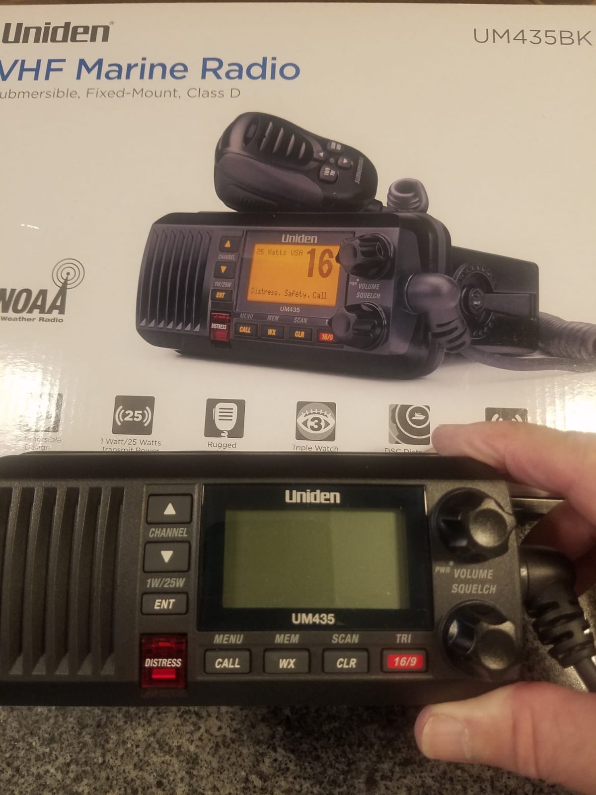 Uniden UM435 Advanced Fixed Mount VHF Marine Radio, All USA/International/Canadian Marine Channels Including New 4-Digit, CDN B Channels, 1 Watt/25 Watt Power, Waterproof IPX8 Submersible, White customer photo 2