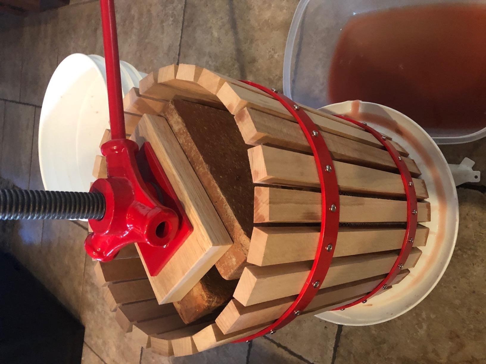 3.2 Gallon Fruit and Wine Press, Manual Cider Press with Solid Beech Wood Basket customer photo 2