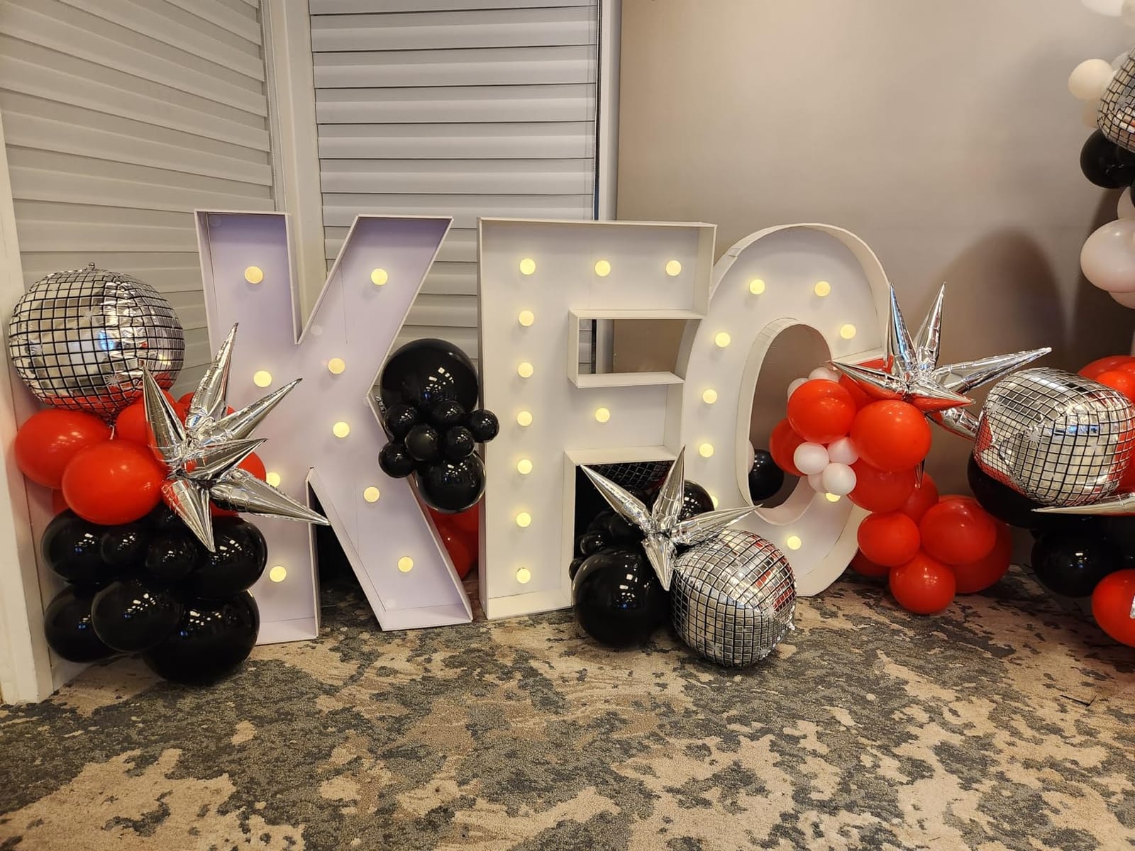 Pooqla LED Marquee Letter Lights Sign, Light Up Alphabet Letter for Home Party Wedding Decoration A customer photo 1
