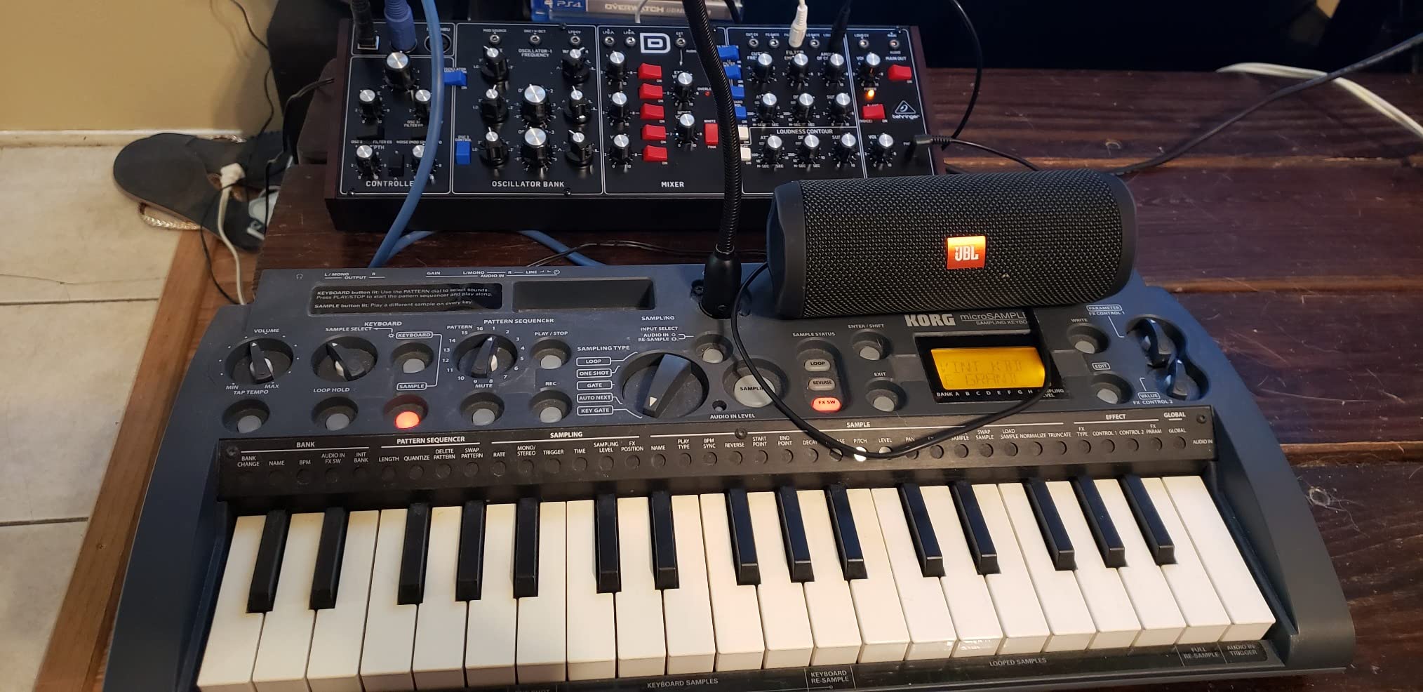 Behringer MODEL D Authentic Analog Synthesizer with 3 VCOs, Ladder Filter, LFO and Eurorack Format customer photo 1