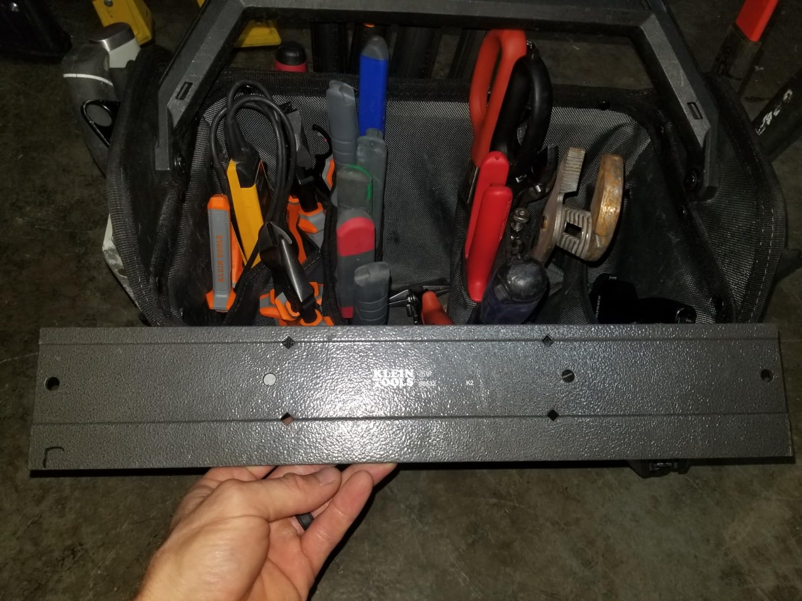 Klein Tools 86532 Metal Folding Tool for Duct Bending 18 x 3-Inch Folds Up to 24 ga CRSM and 28 ga Stainless customer photo 1