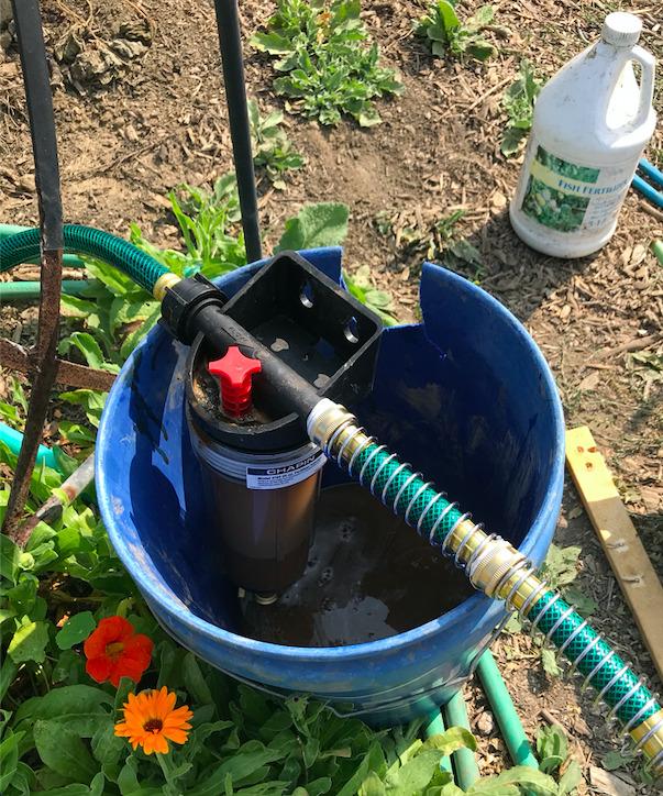 Chapin 4702 HydroFeed 32-Ounce in-Line Auto-Mix Fertilizer Injector System, 32-Ounce, Drip Irrigation System (1 Feeder/Package) customer photo 1