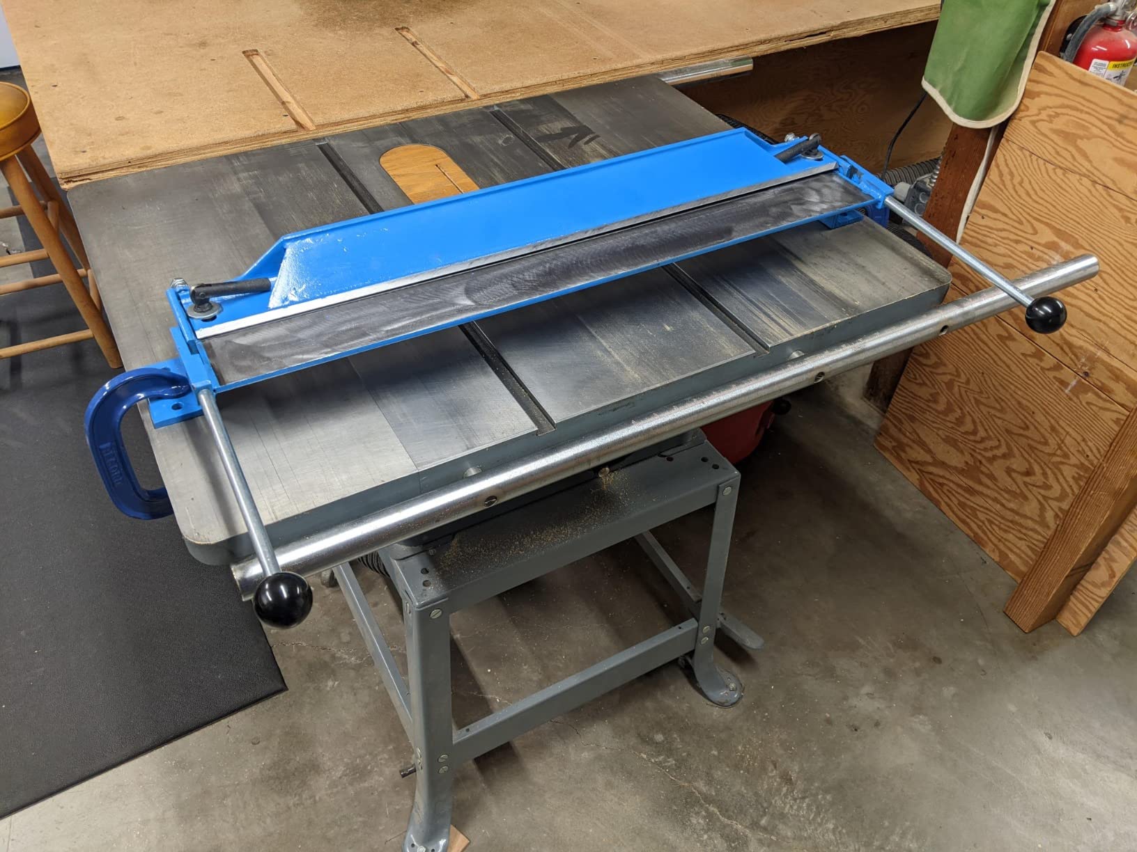 KF5002 Steel Bending Brake Sheet Metal Bender Metal Folder 28 Inch (730mm) 18 Ga (1.2mm) Capacity customer photo 1