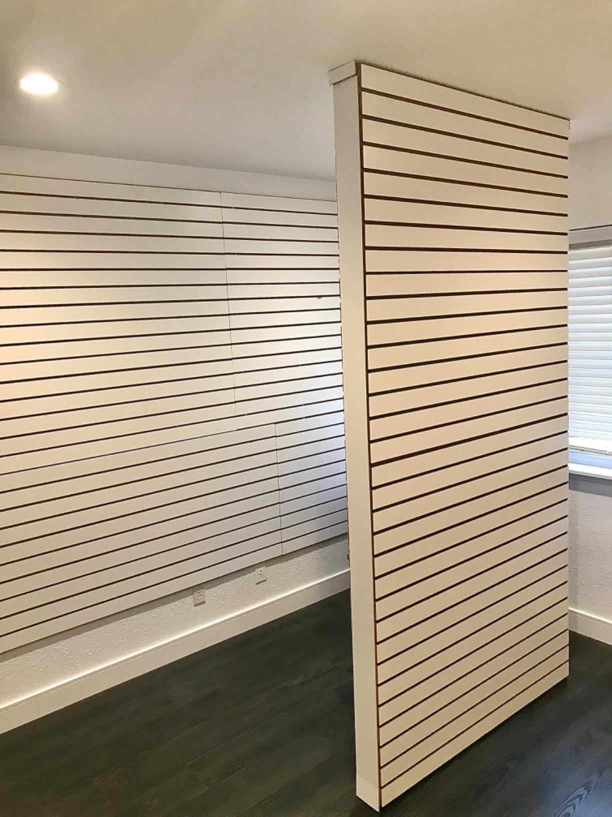 SSWBasics 4ft x 2ft Horizontal White Slatwall Panels Easy Organizer (24