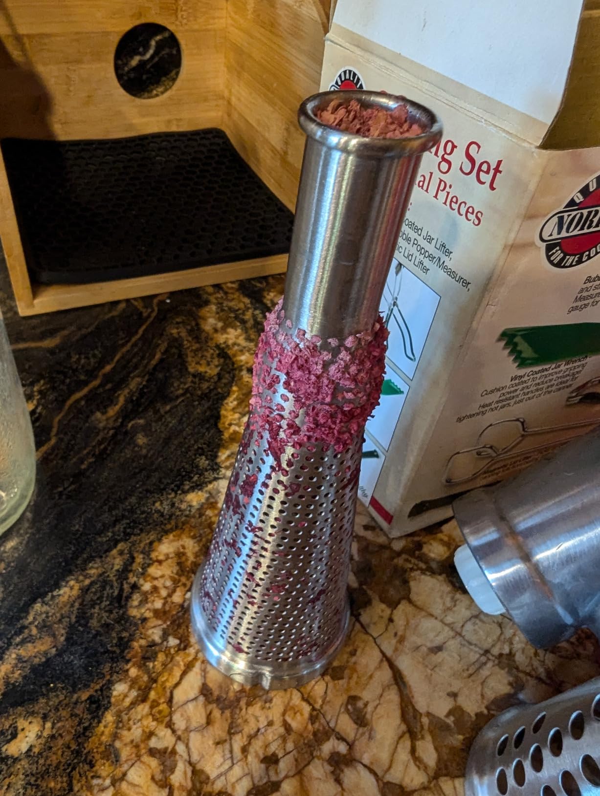 Weston Deluxe Electric Tomato Strainer, Food Mill & Sauce Maker customer photo 2