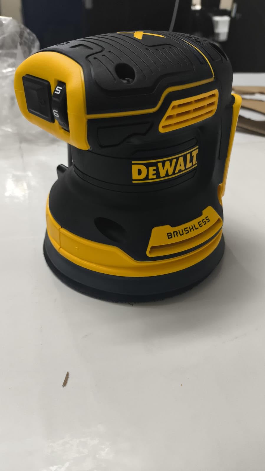 DEWALT 20V MAX Orbital Sander, Tool Only (DCW210B) customer photo 2