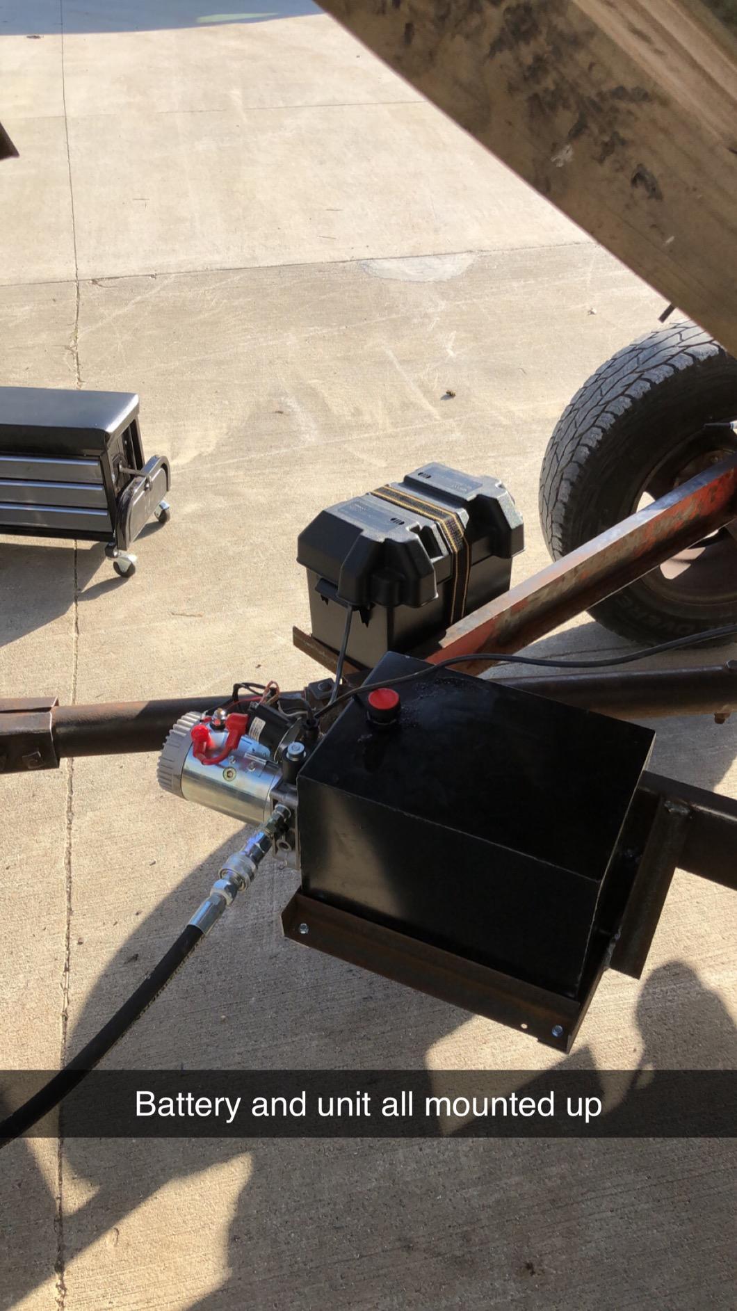 Mophorn Hydraulic Pump, 10 Quart Hydraulic Power Unit, Single Acting Hydraulic Pump, 12V DC Hydraulic Pump (Steel Reservoir, Single Acting, 3200 PSI) w/SAE#6 Connector for Dump Trailer Car Lifting customer photo 2