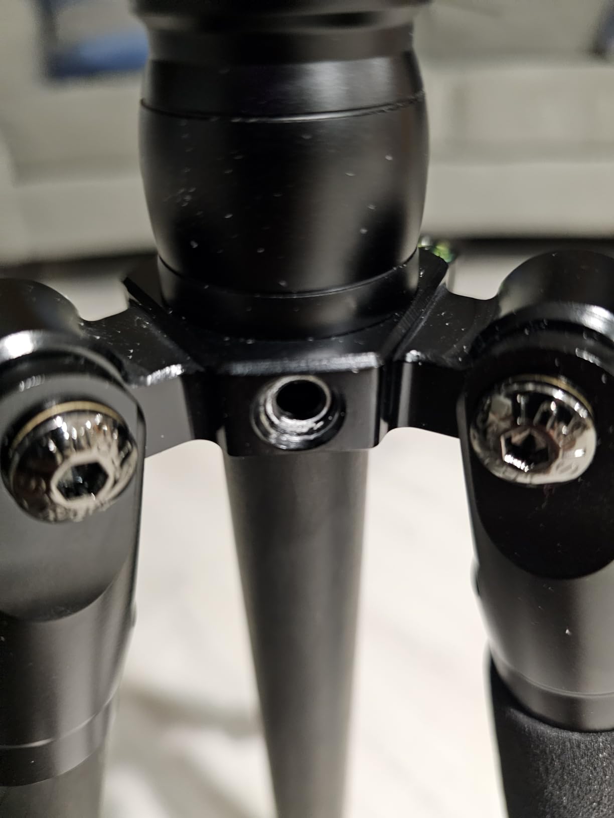 SIRUI Traveler 7C Camera Tripod 65.55 inches Carbon Fiber Arca Tripod with E-10 360° Panorama Ball Head and Arca Swiss Quick Release Plate Load Capacity Up to 17.6lbs, Convertible to Monopod customer photo 1