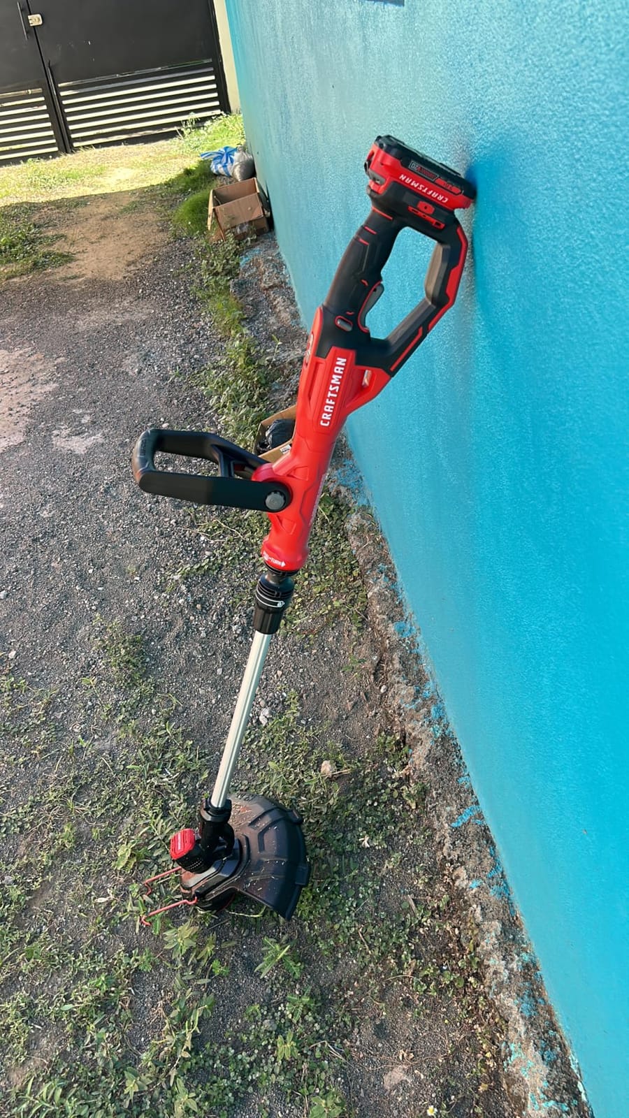 CRAFTSMAN V20 Weed Wacker Cordless String Trimmer and Edger, Weed Eater Includes 2.0 Ah Battery and Charger, Lightweight, Extended Runtime, 2 Speed (CMCST900D1) customer photo 2