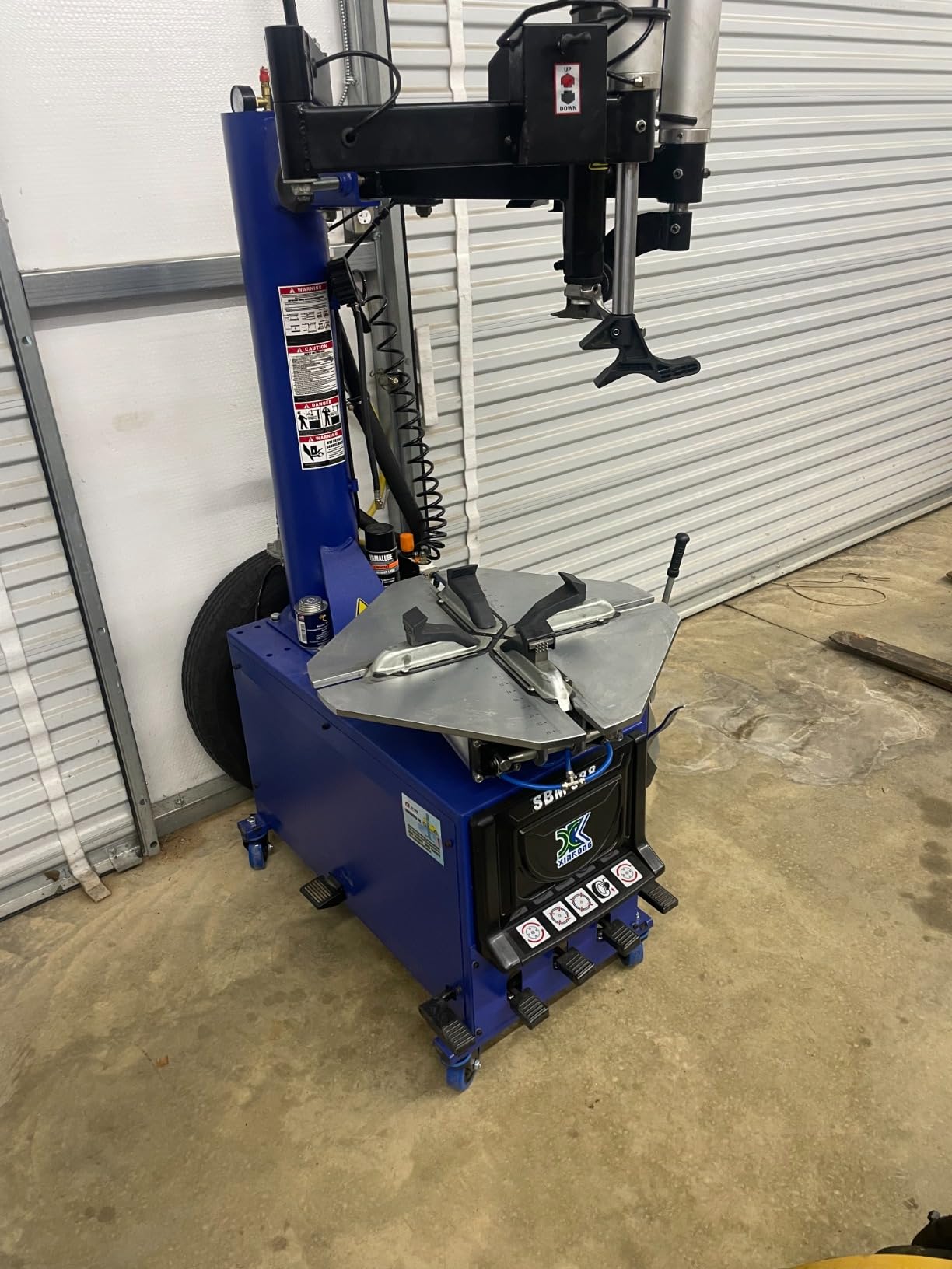XK Tire Changers Machine and Wheel Balancer Combo,110V,988-690 | Max Tire Diameter 37 in 2.0HP Multi Balancing Modes for Automotive Repair Shops,Home Garages, 36 Month Part Replacements customer photo 2