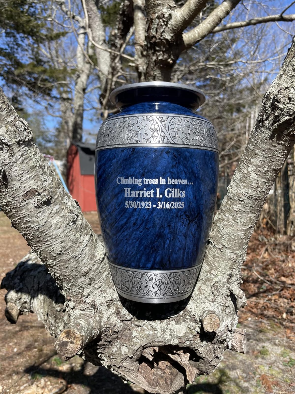 SmartChoice Personalized Urn for Ashes of Adult Male & Female - Large Cremation Urns Customized Engraved for Human Ashes - for Funeral, Burial, Memorial - with Secure Lid & Velvet Bag customer photo 1