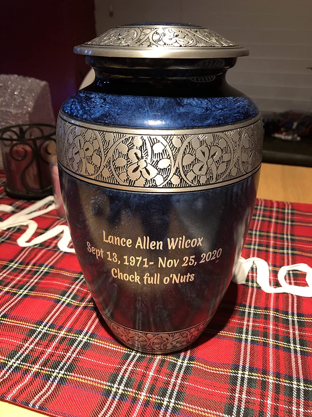 SmartChoice Personalized Urn for Ashes of Adult Male & Female - Large Cremation Urns Customized Engraved for Human Ashes - for Funeral, Burial, Memorial - with Secure Lid & Velvet Bag customer photo 2