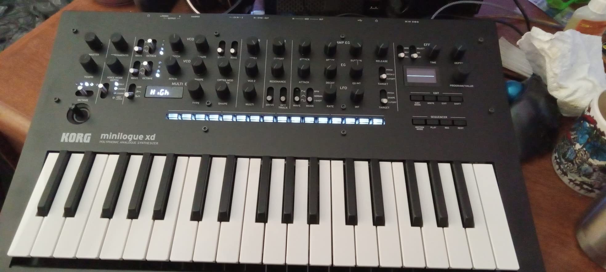 Korg minilogue xd 37-key Polyphonic Analog Synthesizer w/ 16-step Sequencer, 4 Voices and OLED Oscilloscope (MINILOGUEXD) customer photo 2