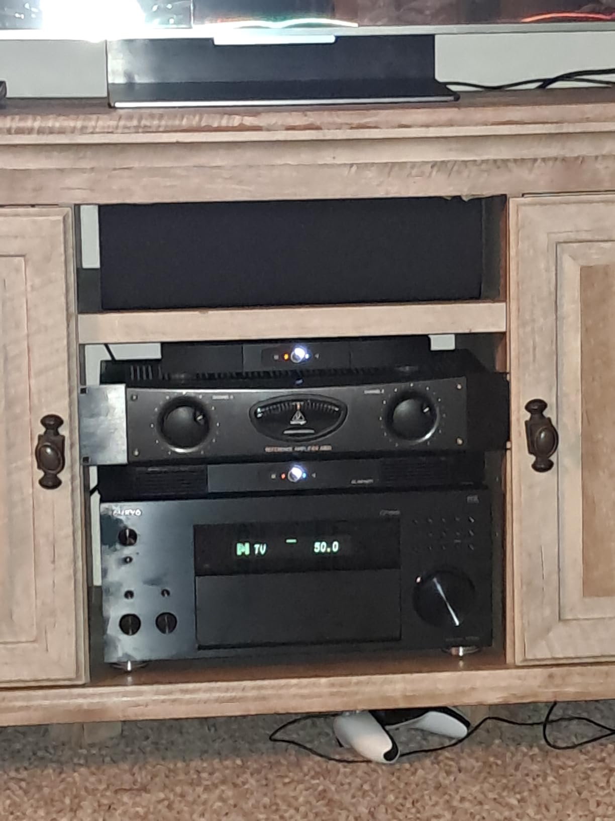 Behringer A800 Professional 800 Watt Reference-Class Power Amplifier customer photo 2