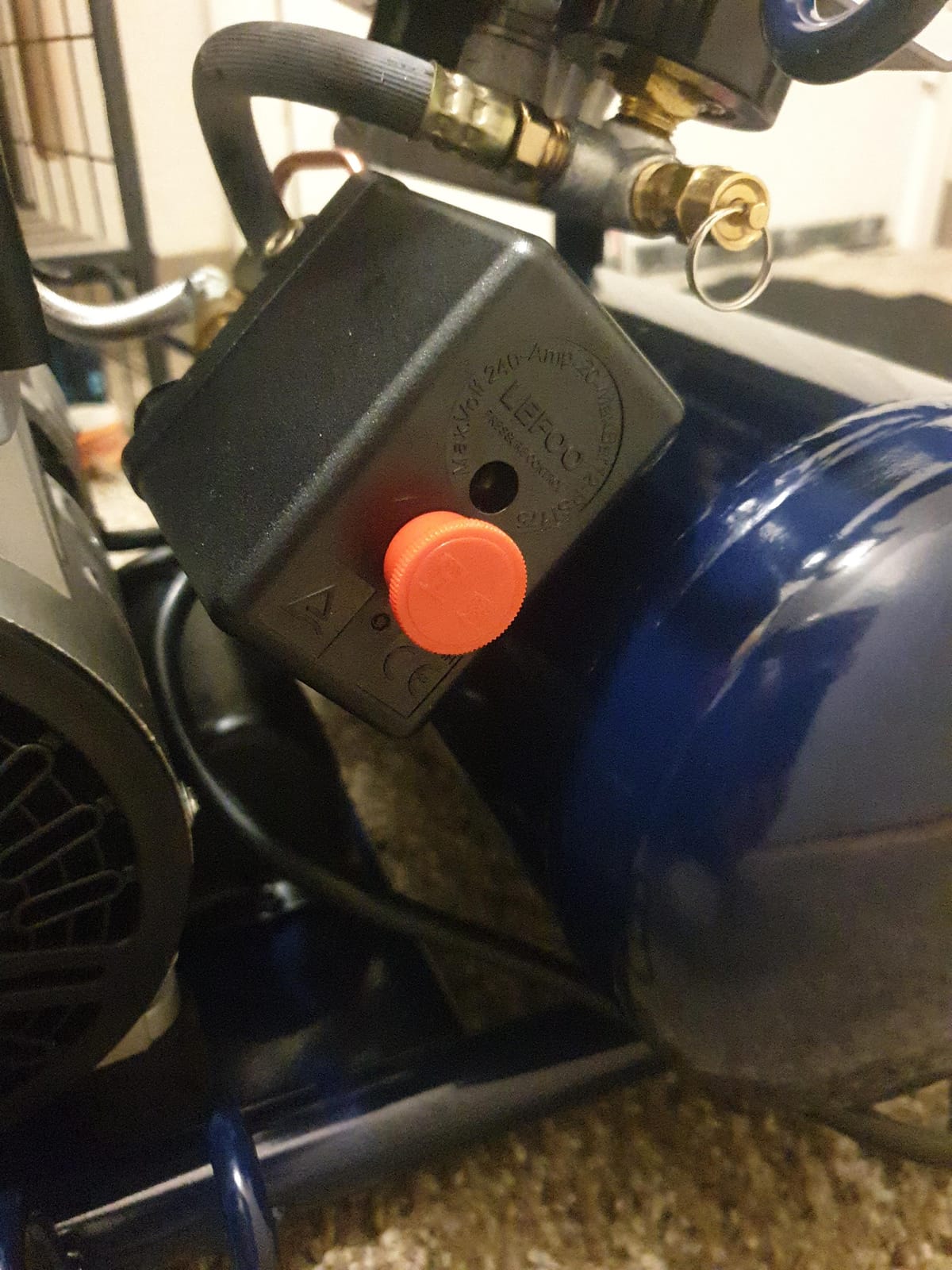 Stealth Air Compressor 2 Gallon, 3/4 HP Oil-Free Compressor, Less than 60dB Ultra Quiet Electric Air Compressor,Max 125 PSI Pressure for Tire Inflation,Nailing,Home DIY Project(SAQ-1234) customer photo 2