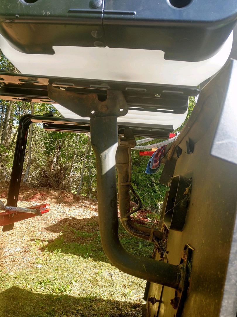 NorthStar 12V Sprayer Pump, 26-Gallon, 2.2 GPM, 12V, 70 PSI, 2-Nozzle Boom customer photo 2