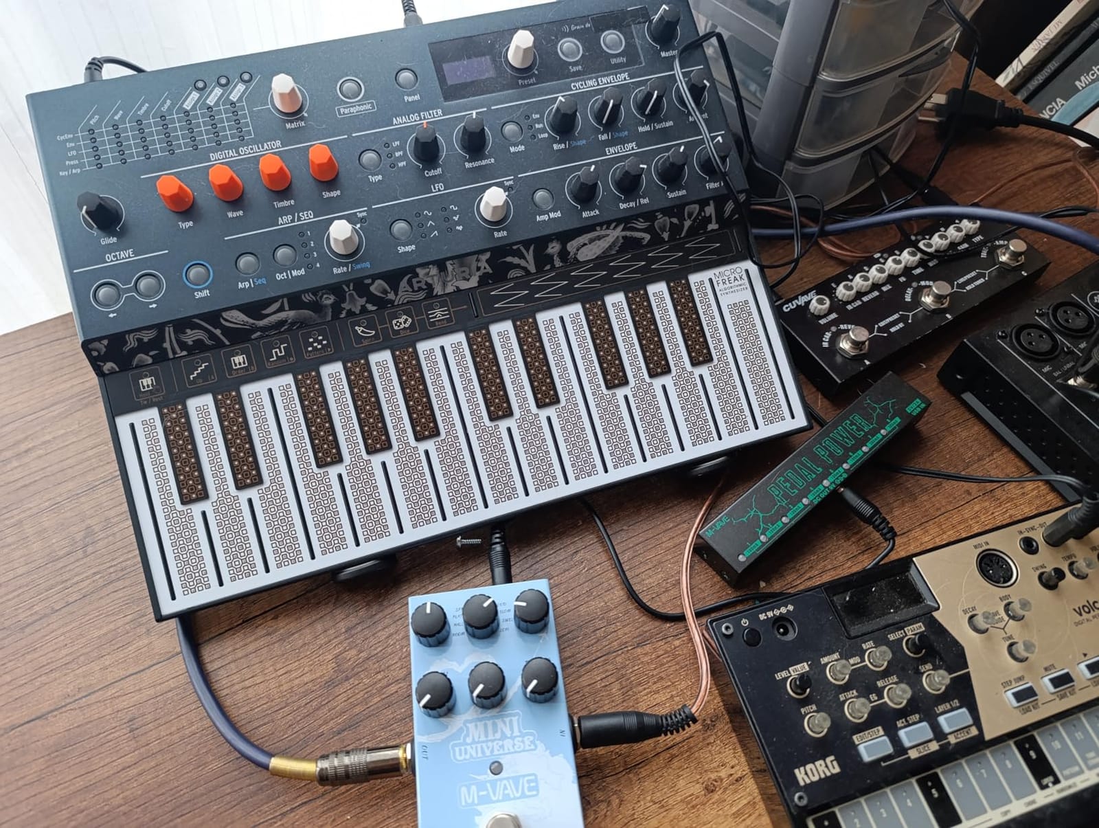Arturia MicroFreak Synthesizer Keyboard | 21 paraphonic oscillator modes from physical modeling to wavetable, 25-key poly-aftertouch keybed, CV pitch gate and pressure customer photo 2