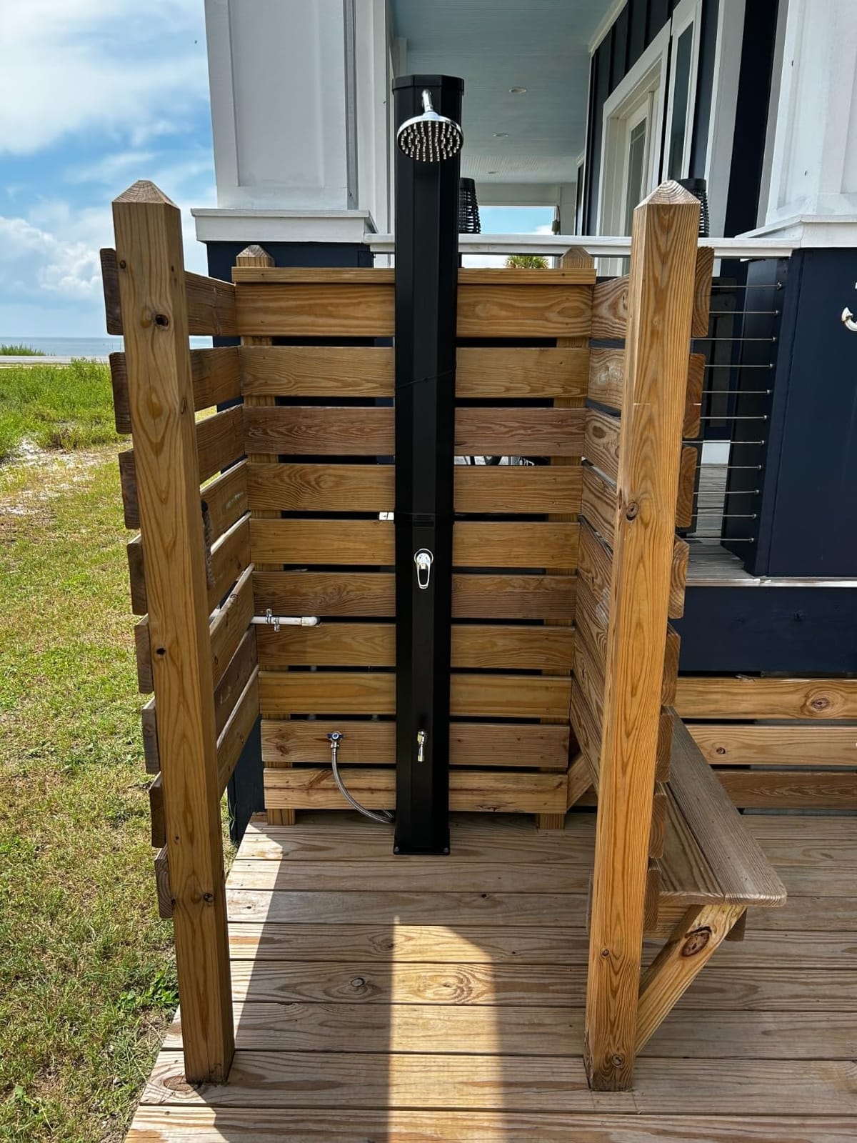 GIANTEX 7.2Ft 9.3 Gallon 2-Section Solar Heated Shower W/Shower Head Outdoor Backyard Poolside Beach Pool Spa for Easy Installation, Black customer photo 1