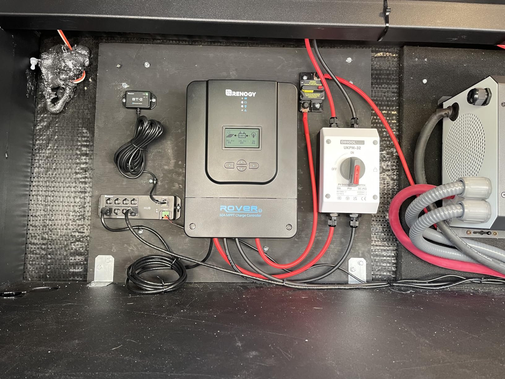 Renogy Rover MPPT Solar Charge Controller 60A 12/24/36/48V for Solar Panels | 150V PV input, AGM/Gel/Flooded (auto), Li (manual), MPPT 99%, overcharge/short protection, negative ground, for off-grid customer photo 1