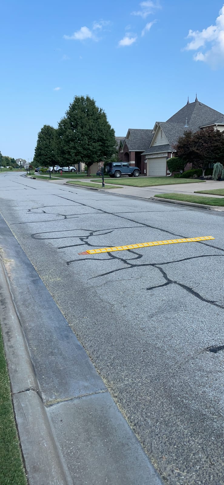 Pyle Portable Vehicle Traffic Speed Bump - 9.8' ft Heavy Duty Reflective Plastic Humps, Car Truck Automotive Vehicles Speed Bumps for Asphalt Concrete Gravel Garage Driveway Roads Parking Lot - PSPD16 customer photo 2