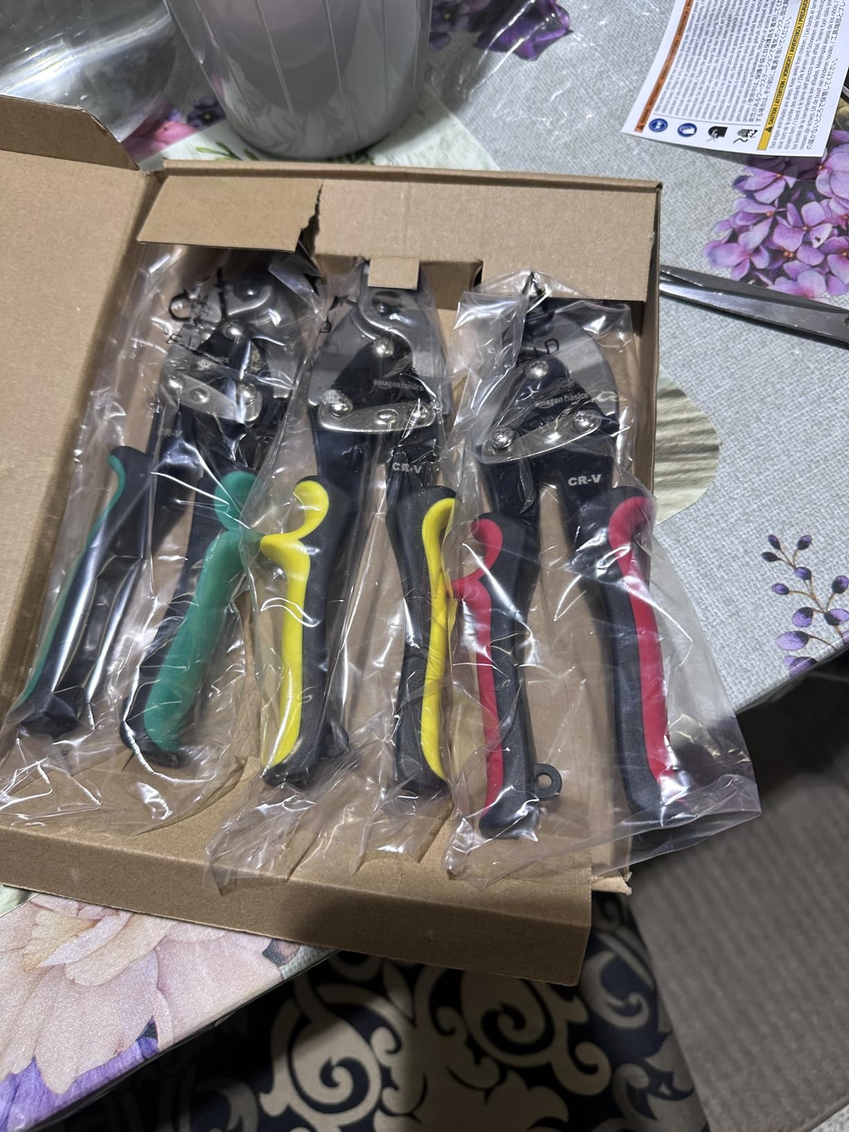 Amazon Basics 3-Piece Aviation Snip Set for Metal Cutting with Comfort Grips, Left, Right and Straight Cut customer photo 1