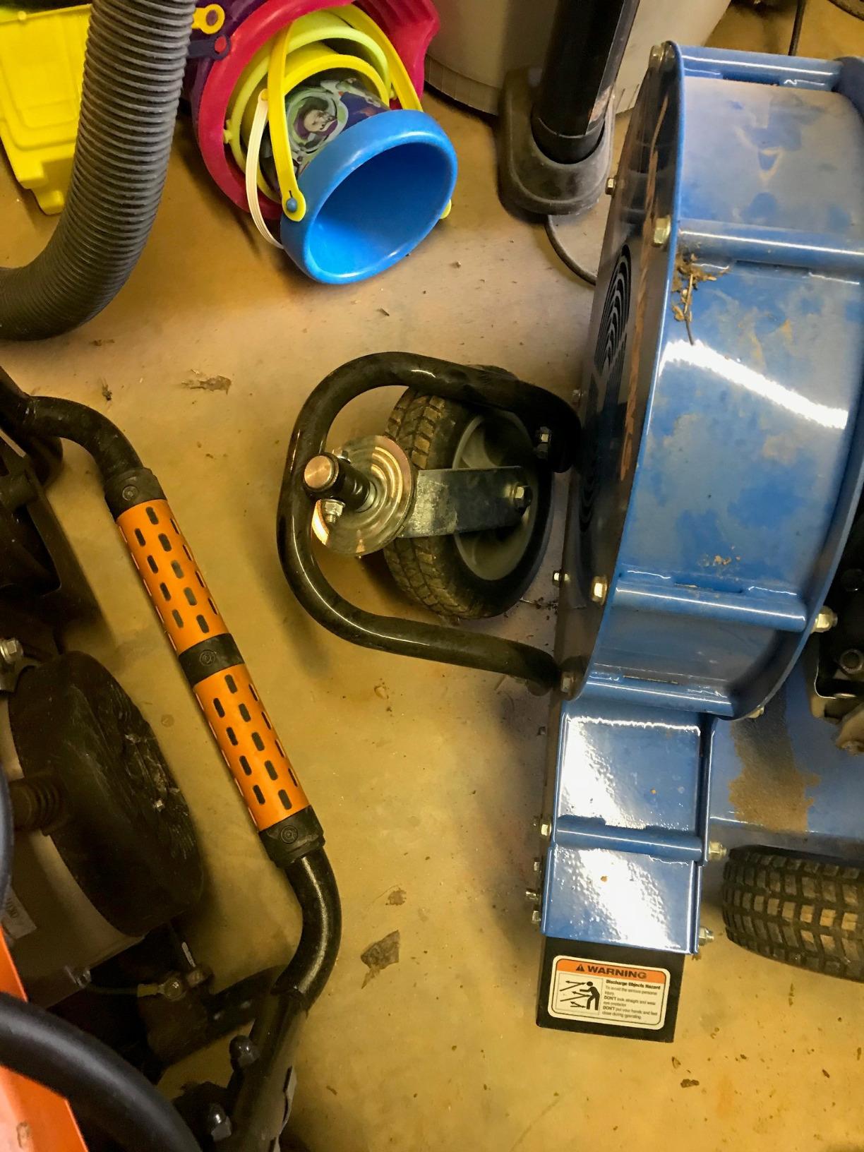 Landworks Leaf Blower Wheeled Walk Behind Jet Sweep Manual-Propelled Powerful 7HP 4 Stroke OHV Motor Output Wind Force of 150 MPH / 1270 CFM at 3600RPM customer photo 2