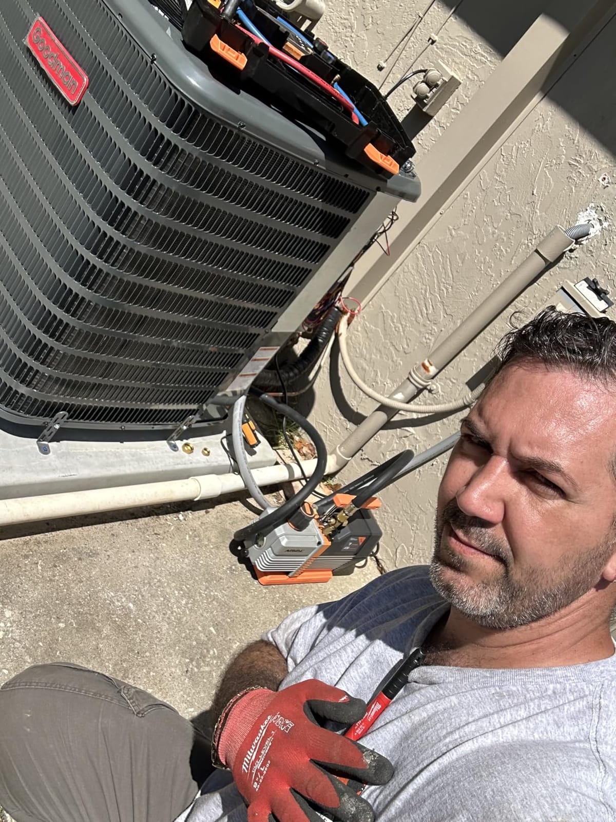 NAVAC NP7DP Pro Vacuum Pump - 7 CFM, 15 Microns, Dual-Stage AC Motor | Pro Series HVAC vacuum pump delivers 7 CFM flow with a dual-stage AC motor, 15-micron vacuum and forced oil circulation. customer photo 2