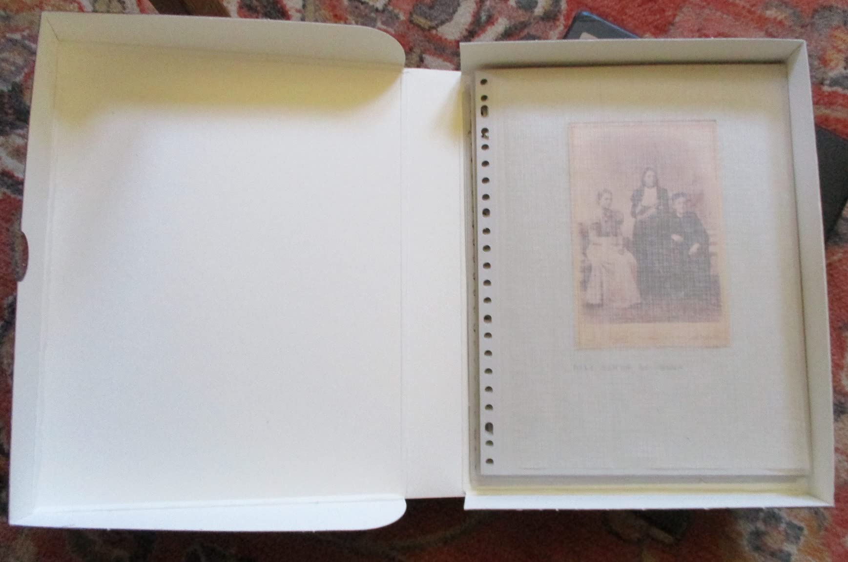 Lineco Clamshell Archival Storage Box, 9.5x12.5x1.75 Inch, Gray customer photo 1