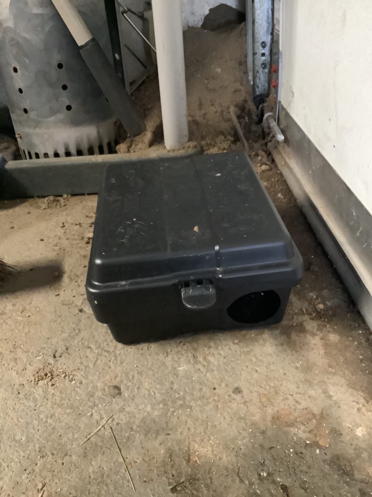 Outpost Rat Bait Station | Single Station Targets Small Mice Up to Large Rats | Position Horizontal or Vertical | Made in USA customer photo 1