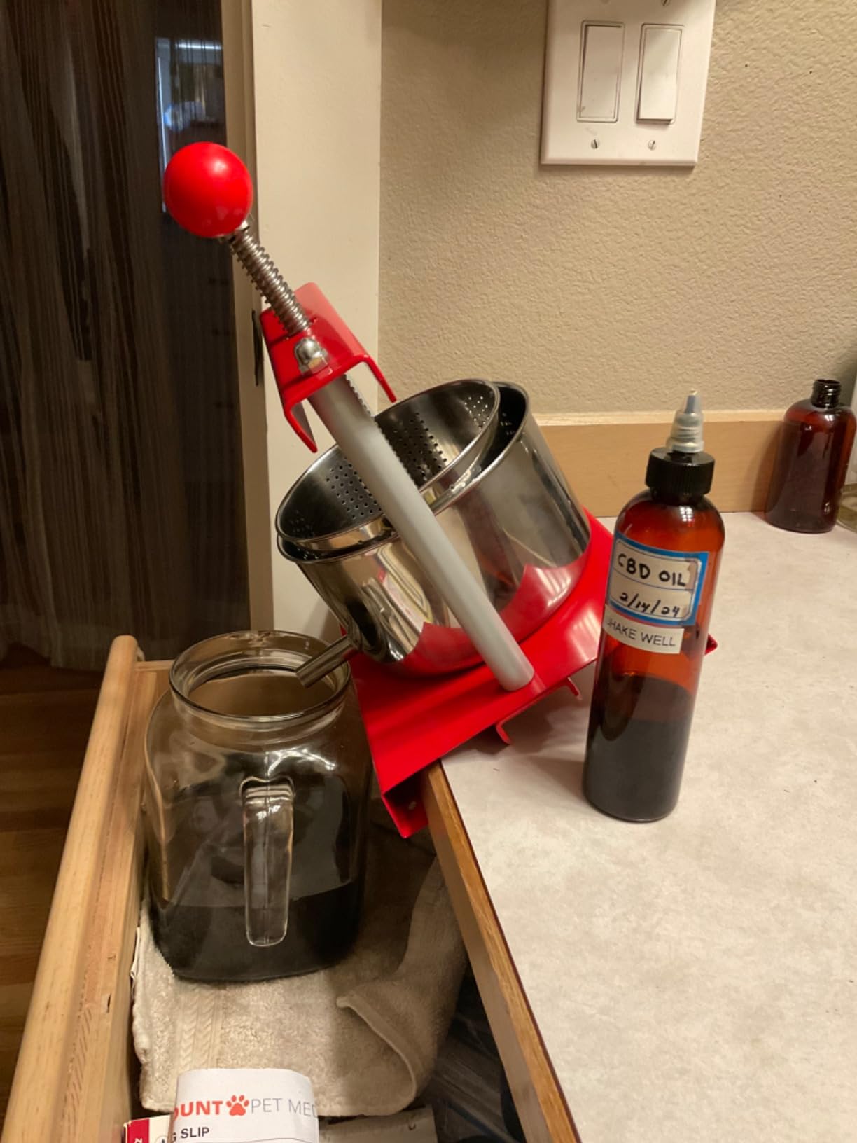 SQUEEZE master Cheese Tincture Herb Fruit Wine Manual Press -0.53Gallon/ 2 Litre-Power Ball Handle-Stainless Steel & Iron for Juice, Cider,Wine,Olive Oil customer photo 1