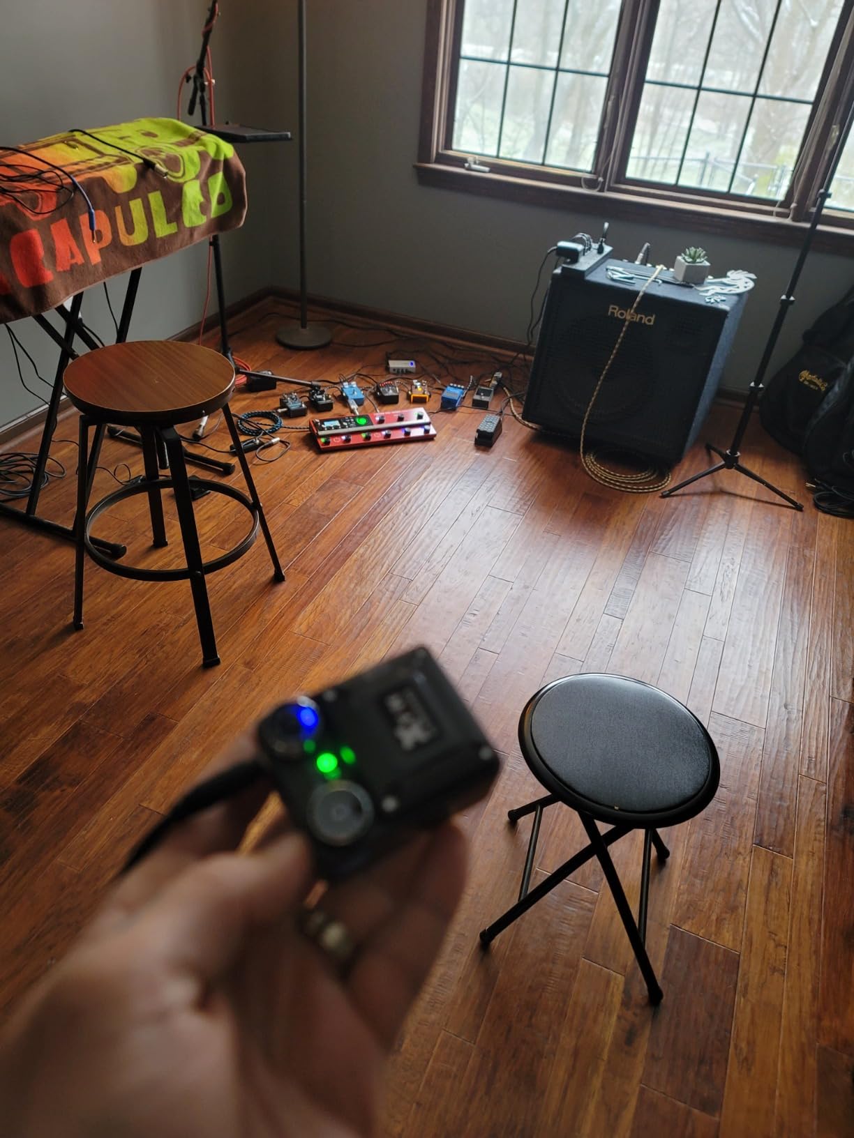 Xvive U4 Wireless in-Ear Monitor System Professional IEM System Transmitter and Beltpack Receiver for Studio, Band Rehearsal,Live Performance (U4) customer photo 2