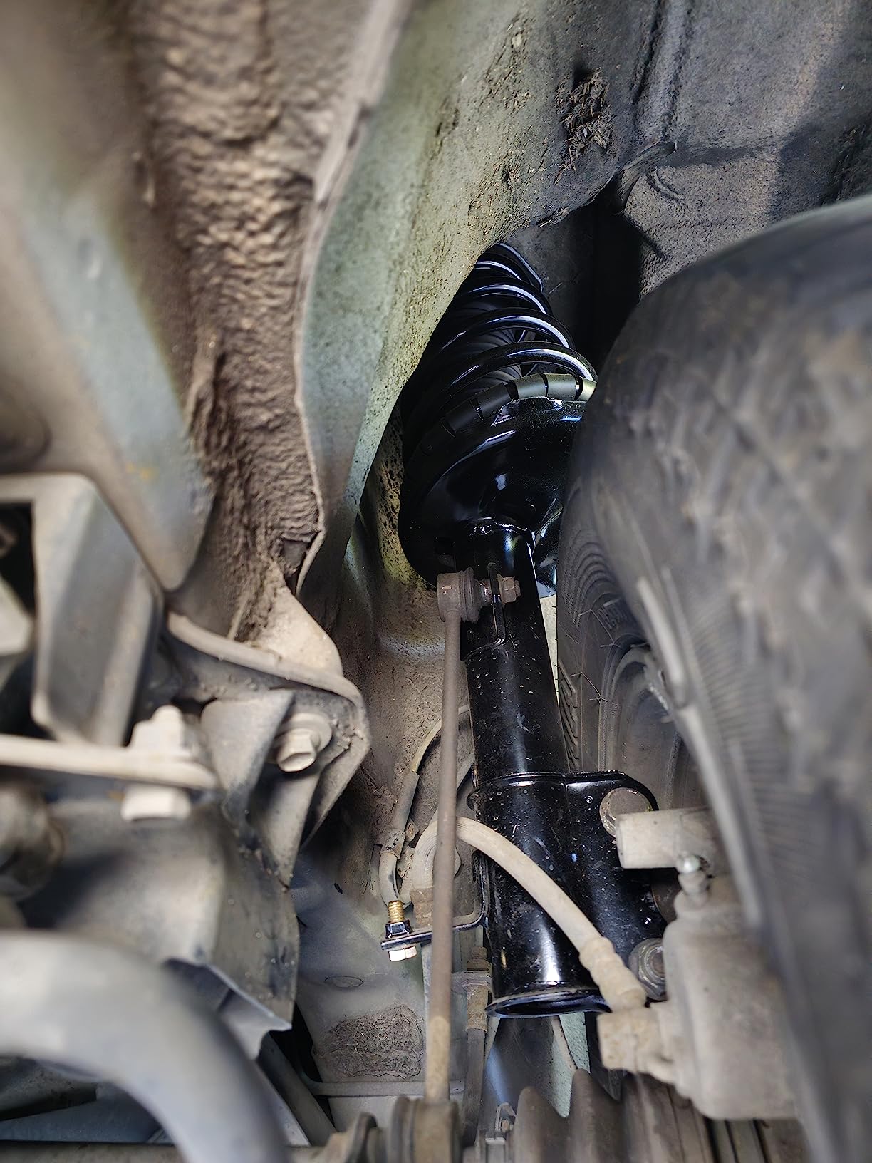 ECCPP Front Struts Shock Assembly Fit for 2006-2012 for Toyota Yaris | Complete Struts Spring Assembly Front Struts Shock Absorber Fit for Toyota Yaris FWD customer photo 1