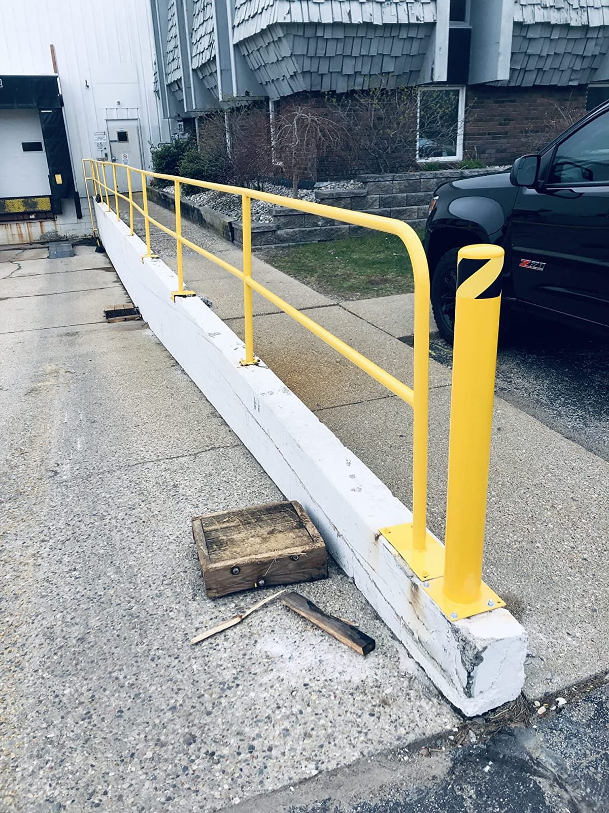 BestEquip Safety Bollard 42-4.5 Safety Barrier Bollard 4-1/2