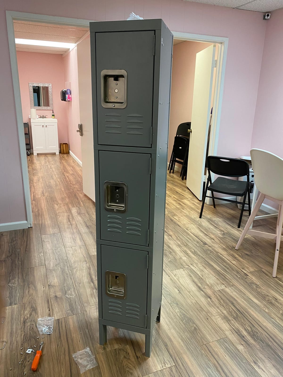 Metal Locker for School Office Gym Metal Storage Locker Cabinet for Employees Students Steel Locker Triple Tier with 5 Door Gray customer photo 1