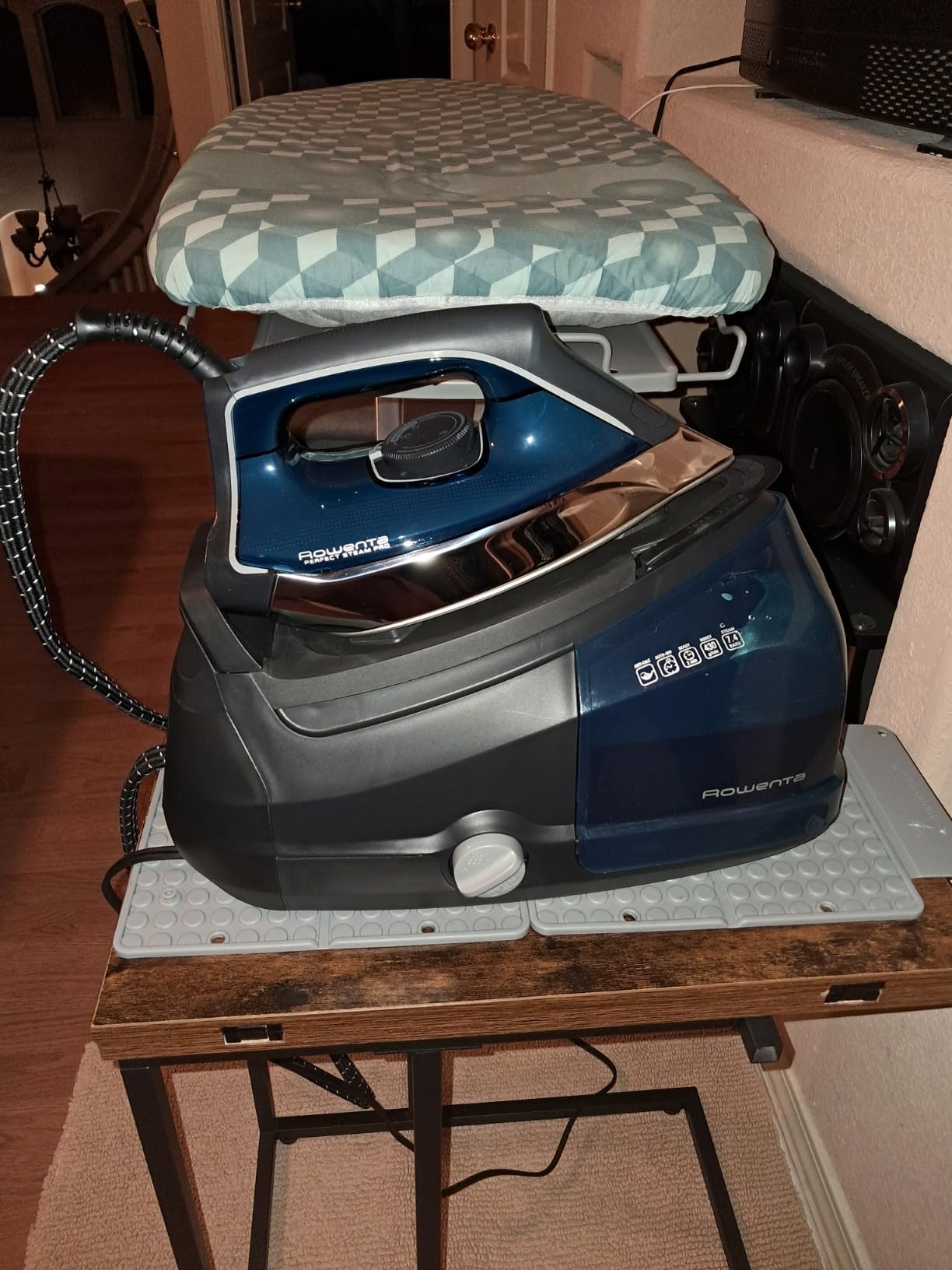 Rowenta Steam Station, Stainless Steel Soleplate, Professional Iron Steamer for Clothes, 1.1L Removable Tank, Fast Heat Up, 1800 Watts, Blue Clothes Iron, DG8624 customer photo 2