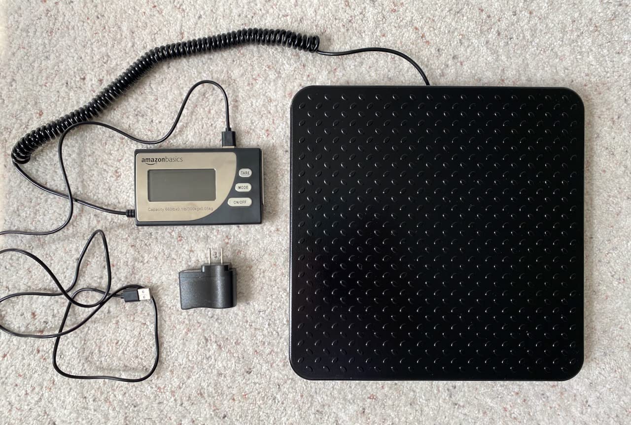 Amazon Basics Digital Shipping Postal Scale with Tare Function, Heavy Duty Weighing Platform, 660 lb Capacity, 1 Ounce Readability, Portable, Black customer photo 2