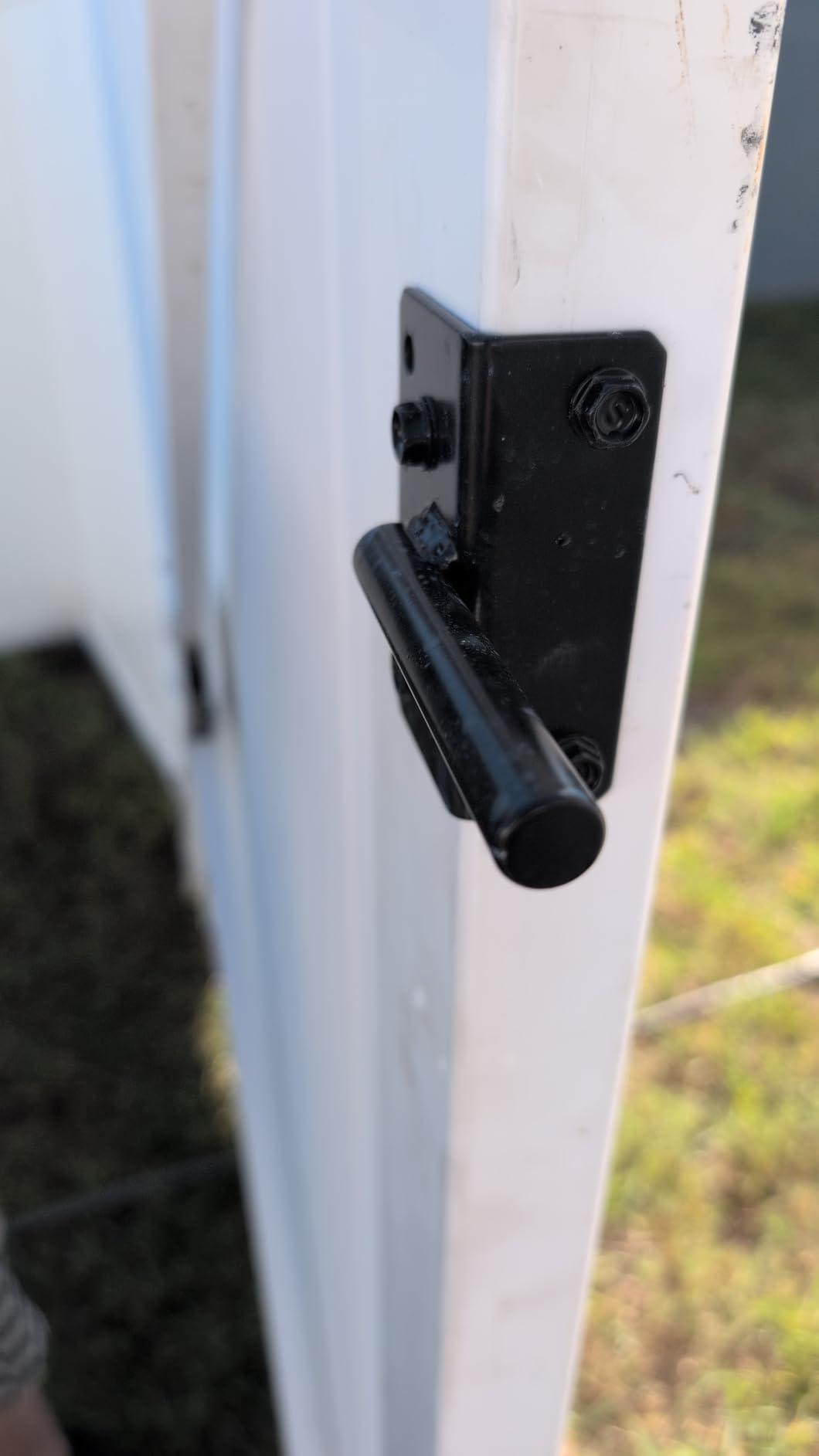 Self-Locking Gate Latch Heavy-Duty for Wood Gate, Steel Black, 1pcs customer photo 2