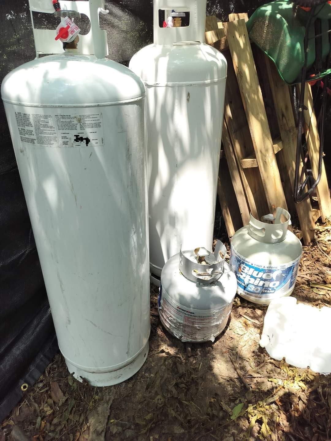 New 100 lb Steel Propane Cylinder with CGA510 Valve - DOT / TC Approved customer photo 1