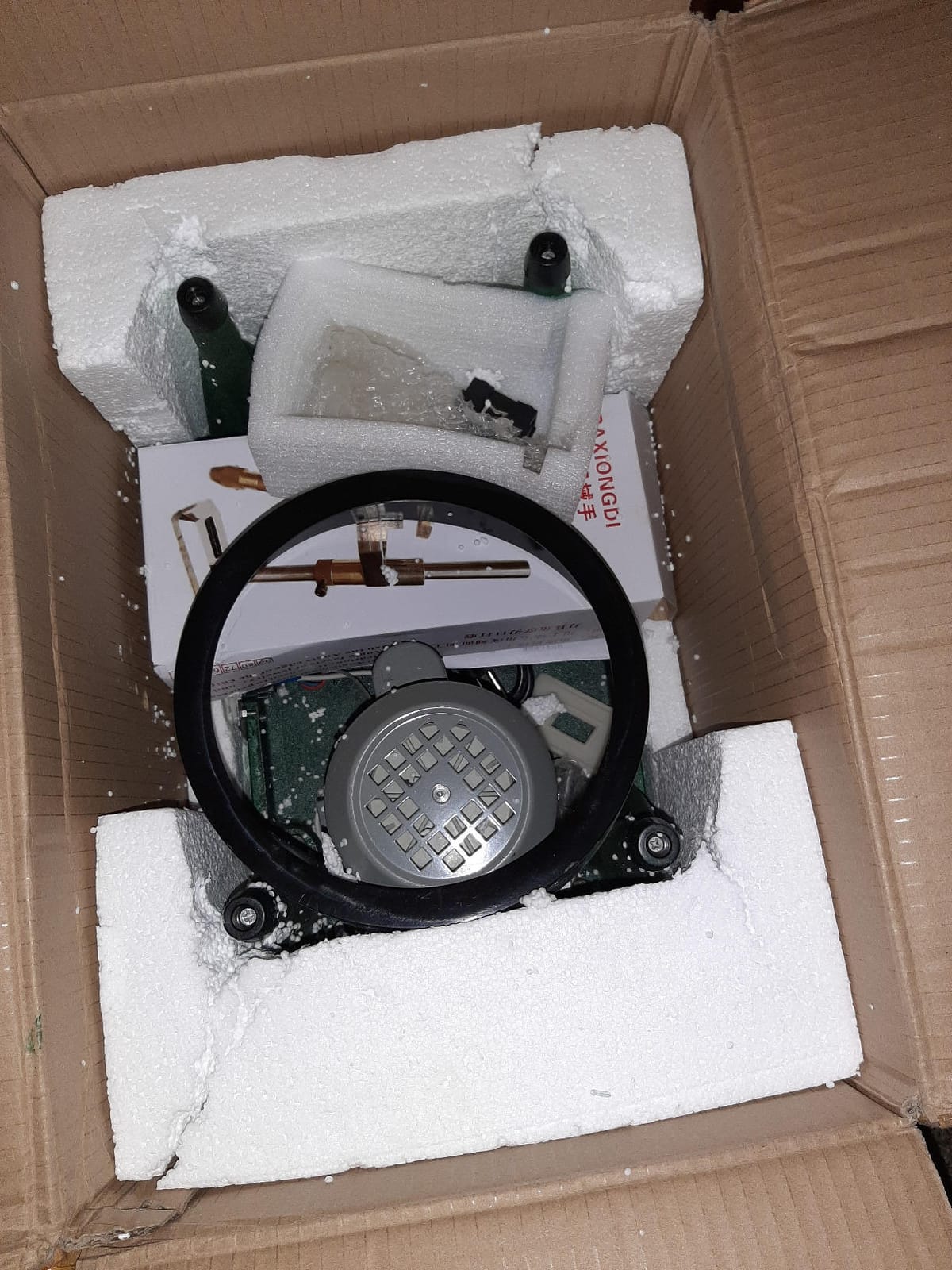 VEVOR Gem Faceting Machine 180W Jade Grinding Polishing Machine 2800RPM Rock Polisher with Faceted Manipulator and 1 Bag of Triangle Abrasive for Jewelry (110V) customer photo 2