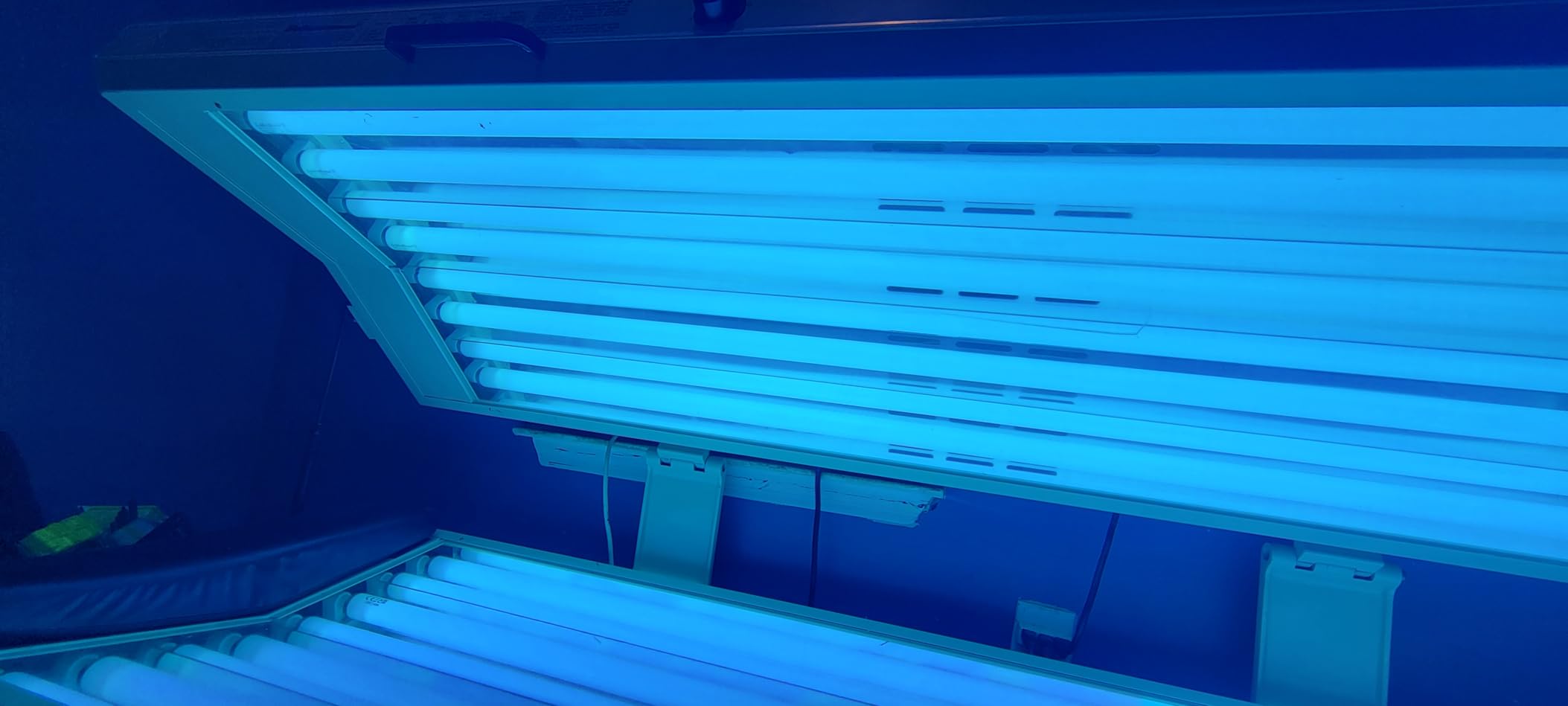 GoldenBronze II F73T12 HO 100W RDC Tanning Bulbs - Intense Bronze (16 Pack) customer photo 2