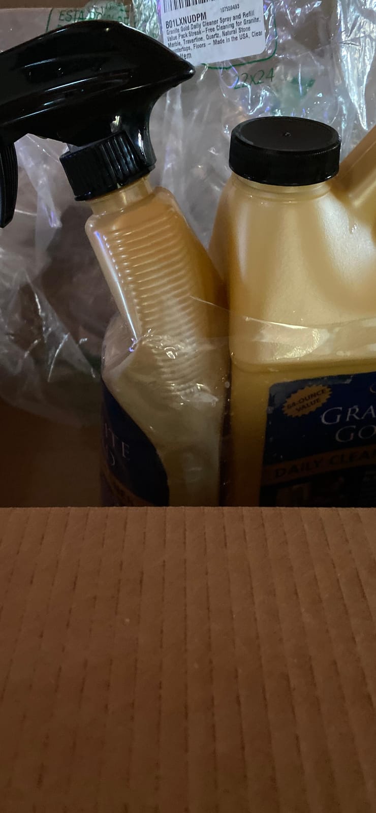 Granite Gold Daily Cleaner for Granite and Quartz Countertops, 32 oz Spray | Streak-Free Cleaning for Natural Stone, Marble, Travertine, Engineered Stone & Floors - Food-Prep Area Safe - Made in the USA customer photo 2