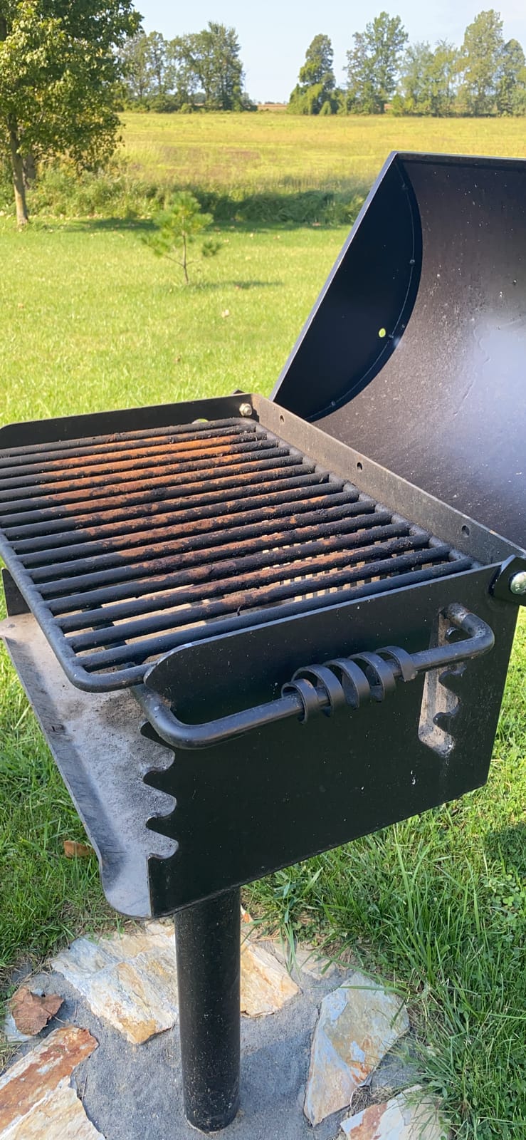 Pilot Rock Q-20 B2 Single Commercial Grade 20 Inch Park Style Charcoal Grill customer photo 1