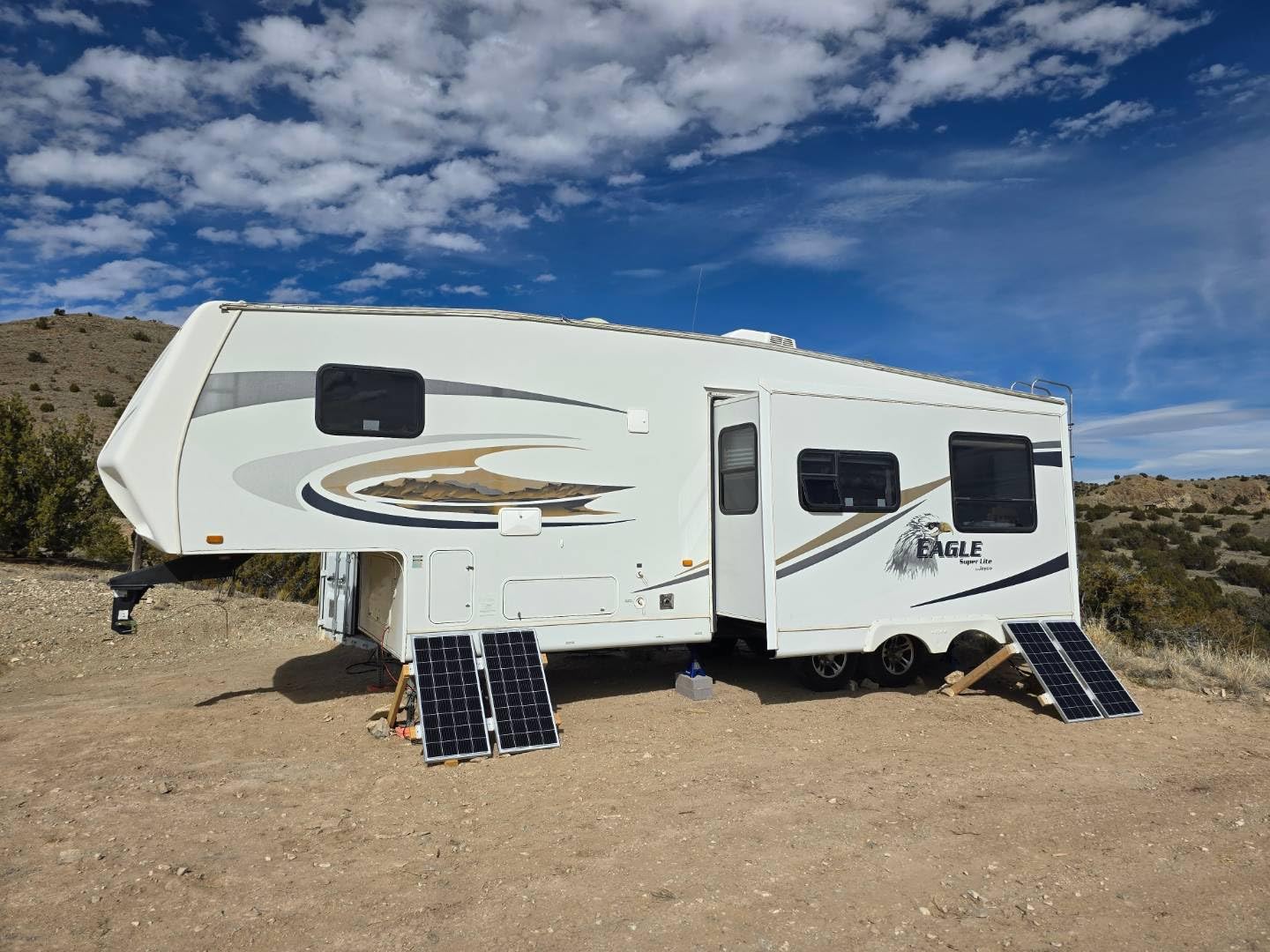 ECO-WORTHY 200 Watt 12V Complete Solar Panel Starter Kit for RV Off Grid | with Battery and Inverter: 200W Solar Panels+30A Charge Controller+50Ah Lithium Battery+600W Solar Power Inverter customer photo 1