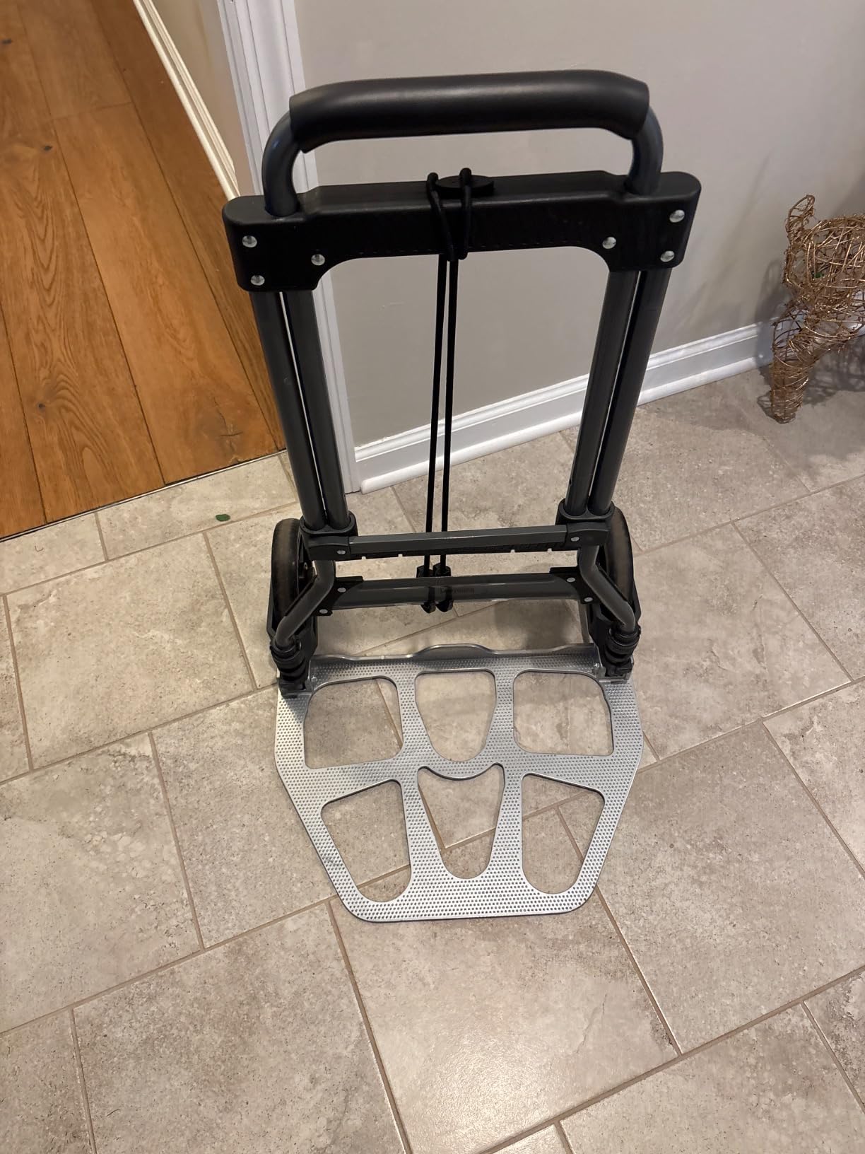 Leeyoung Folding Hand Truck and Dolly, 309 lb Capacity Aluminum Portable Cart with Telescoping Handle and PP+EVA Wheels customer photo 1