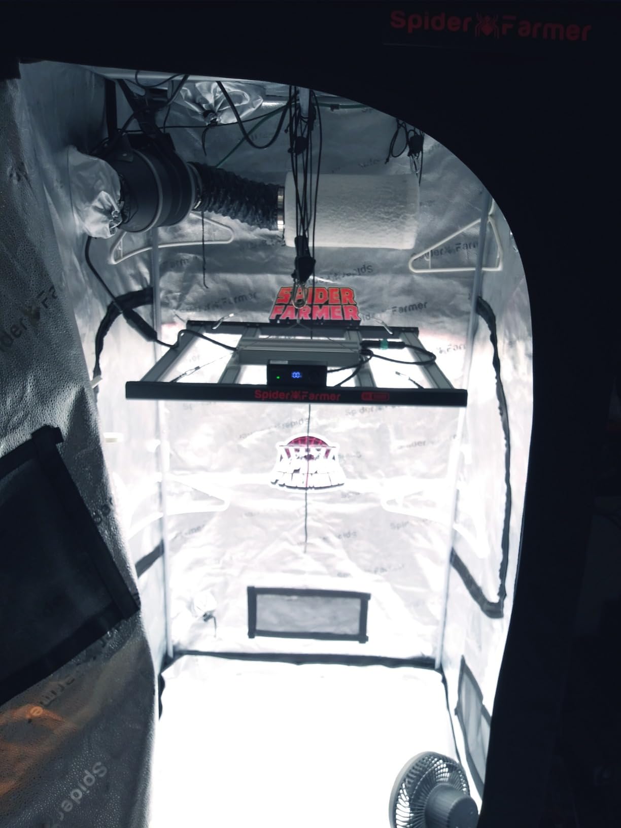 Spider Farmer SE3000 LED Grow Light for Indoor Plants 300W, App Controlled customer photo 1